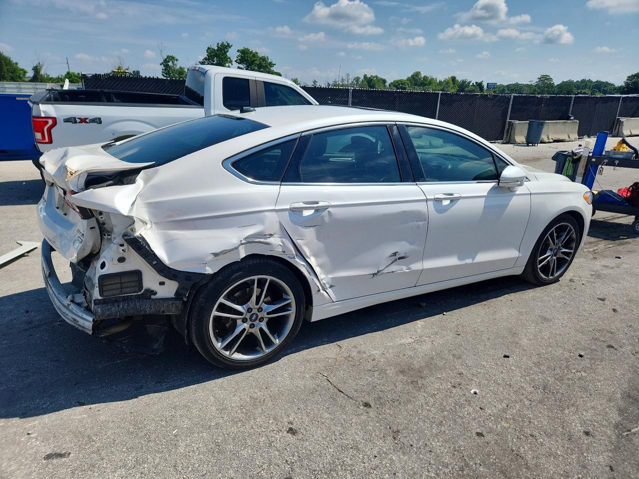 2014 Ford Fusion Titanium White vin: 3FA6P0K9XER102825
