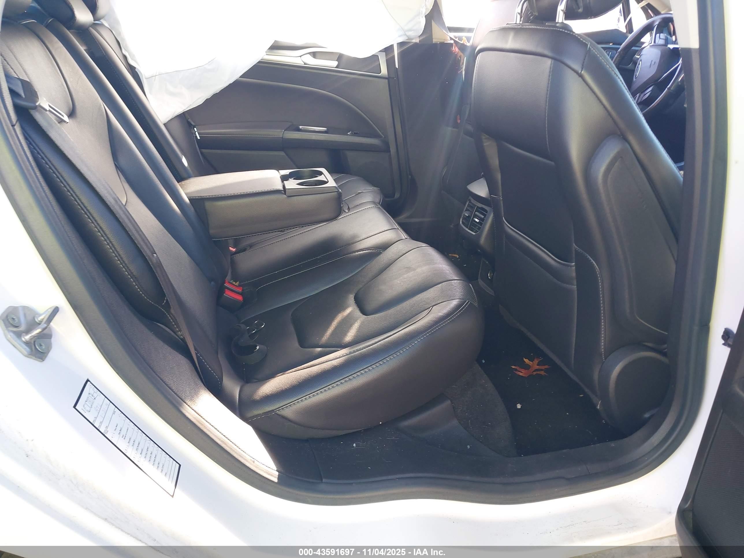 2014 Ford Fusion Titanium White vin: 3FA6P0K9XER261084