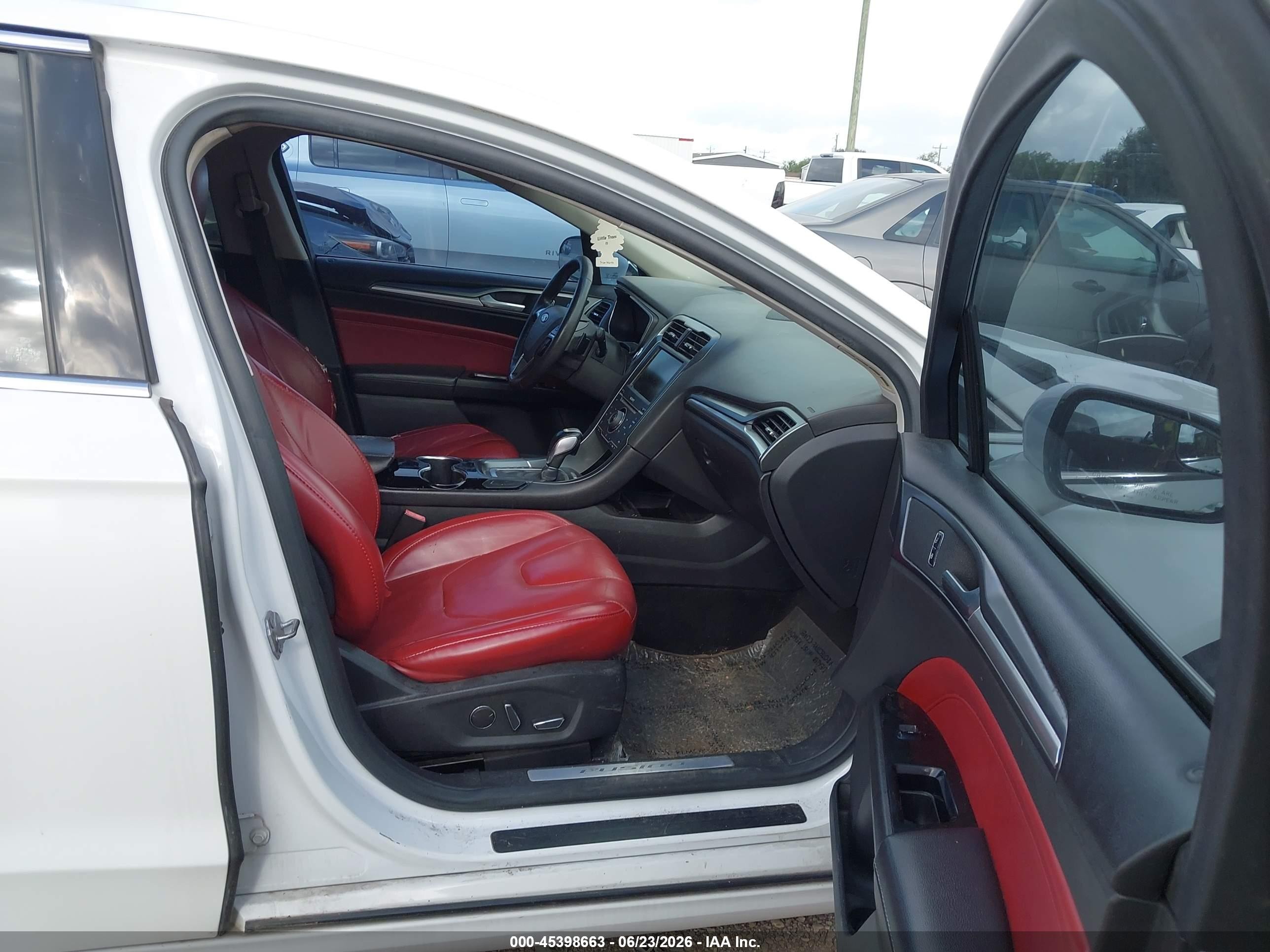 2014 Ford Fusion Titanium White vin: 3FA6P0K9XER283540
