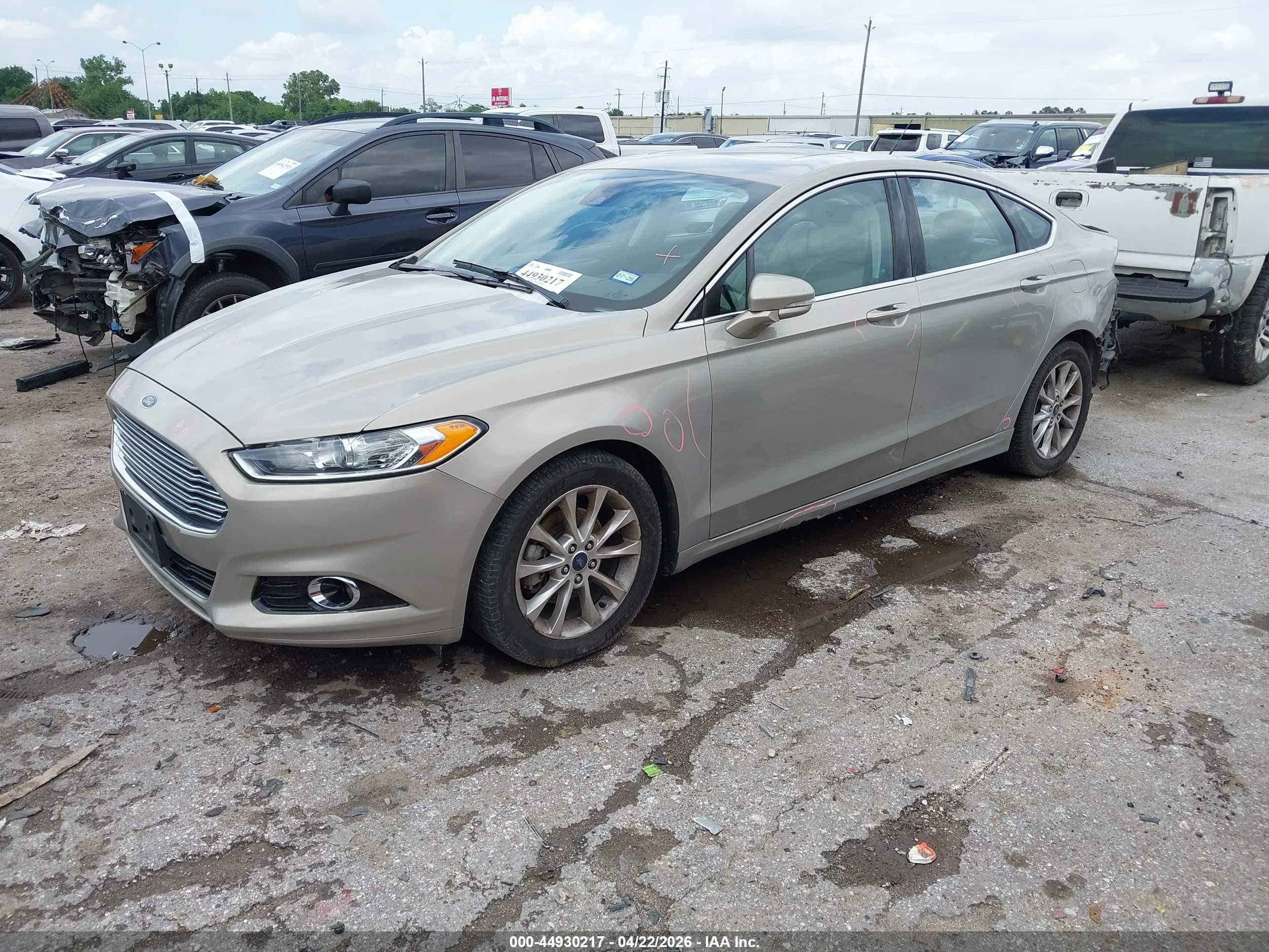 2015 Ford Fusion Titanium Желто-коричневый vin: 3FA6P0K9XFR235201