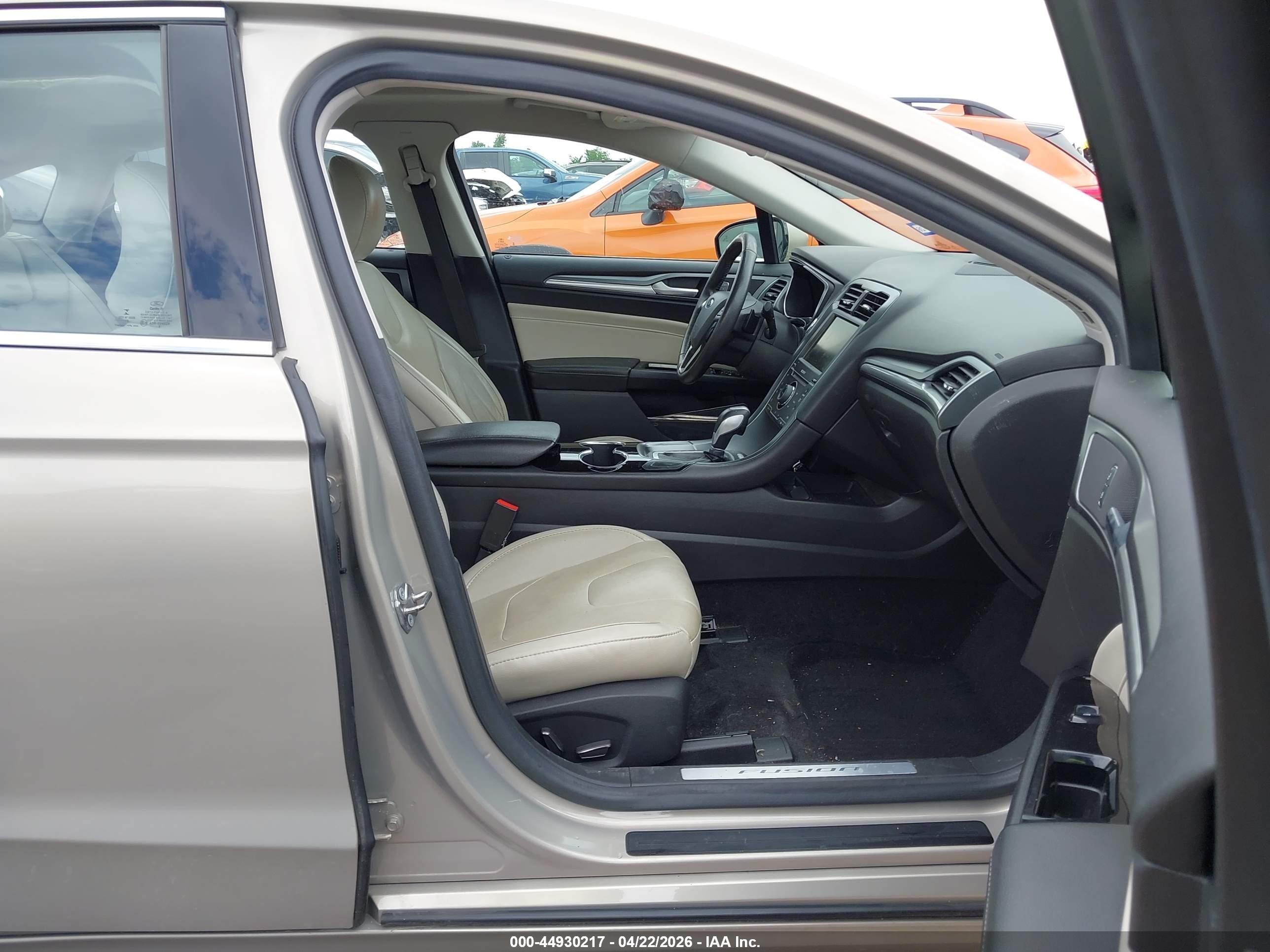 2015 Ford Fusion Titanium Желто-коричневый vin: 3FA6P0K9XFR235201