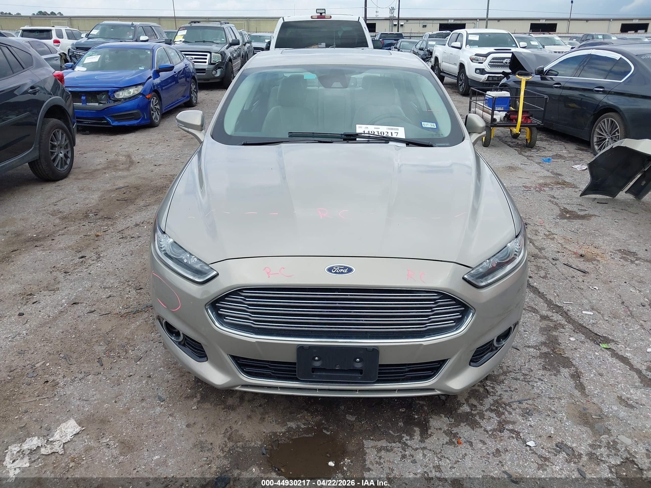 2015 Ford Fusion Titanium Желто-коричневый vin: 3FA6P0K9XFR235201