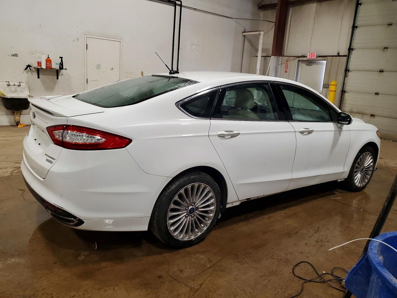 2016 Ford Fusion Titanium White vin: 3FA6P0K9XGR135469