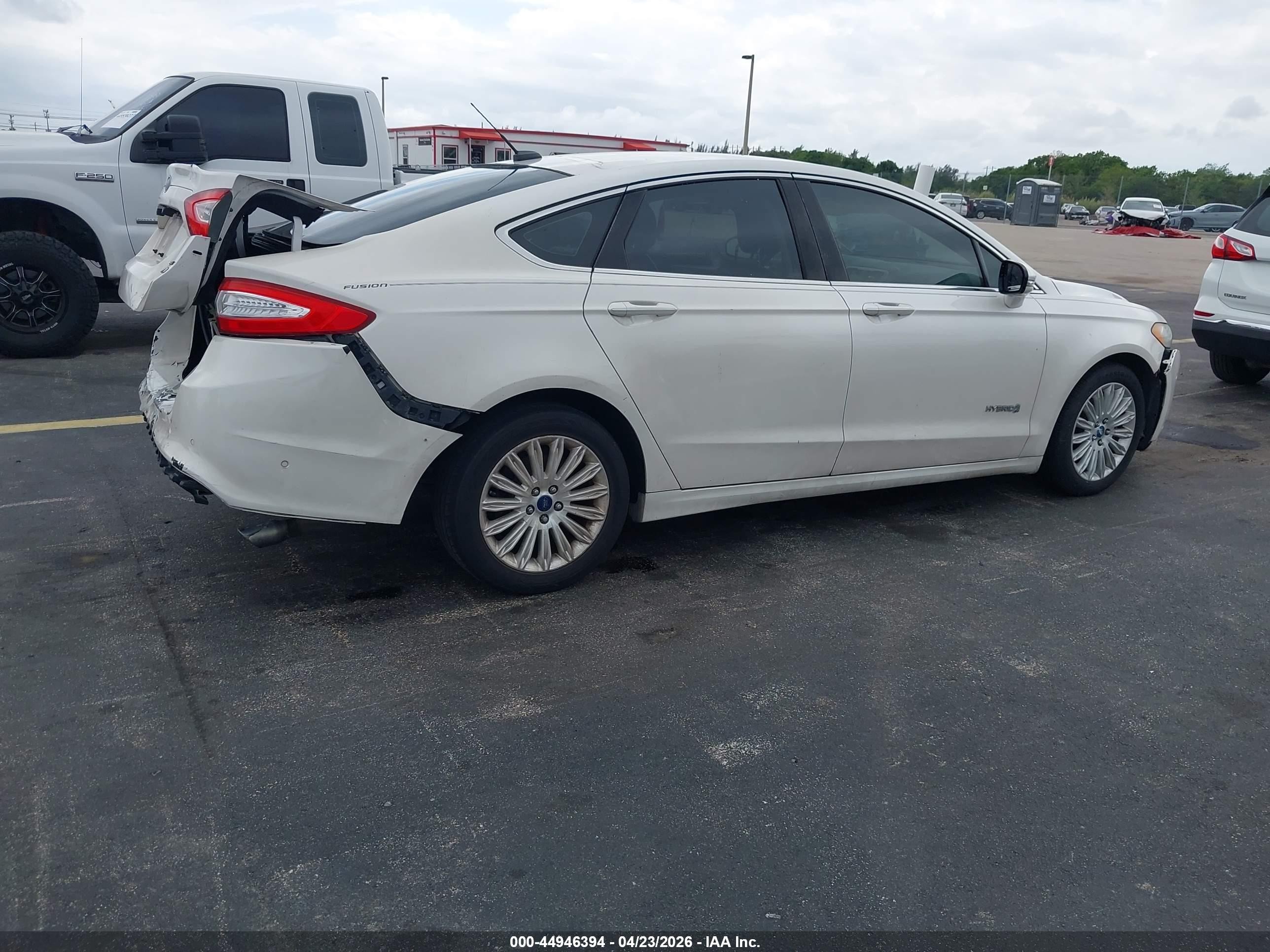 2013 Ford Fusion Hybrid Se White vin: 3FA6P0LU0DR138315