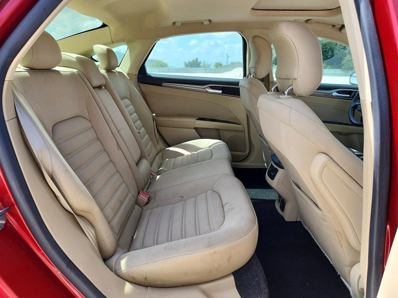 2013 Ford Fusion Red vin: 3FA6P0LU0DR342676