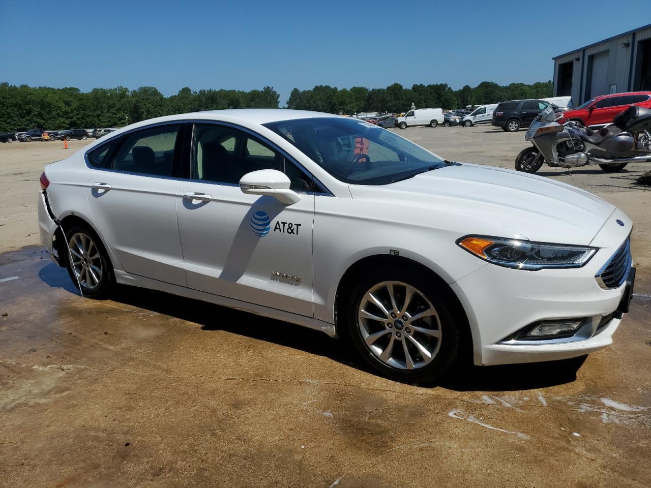2017 Ford Fusion Se Hybrid White vin: 3FA6P0LU0HR409122 Damage: Right Rocker Panel Molding, Dent(s) W/ Paint Dmg, Replacement Required