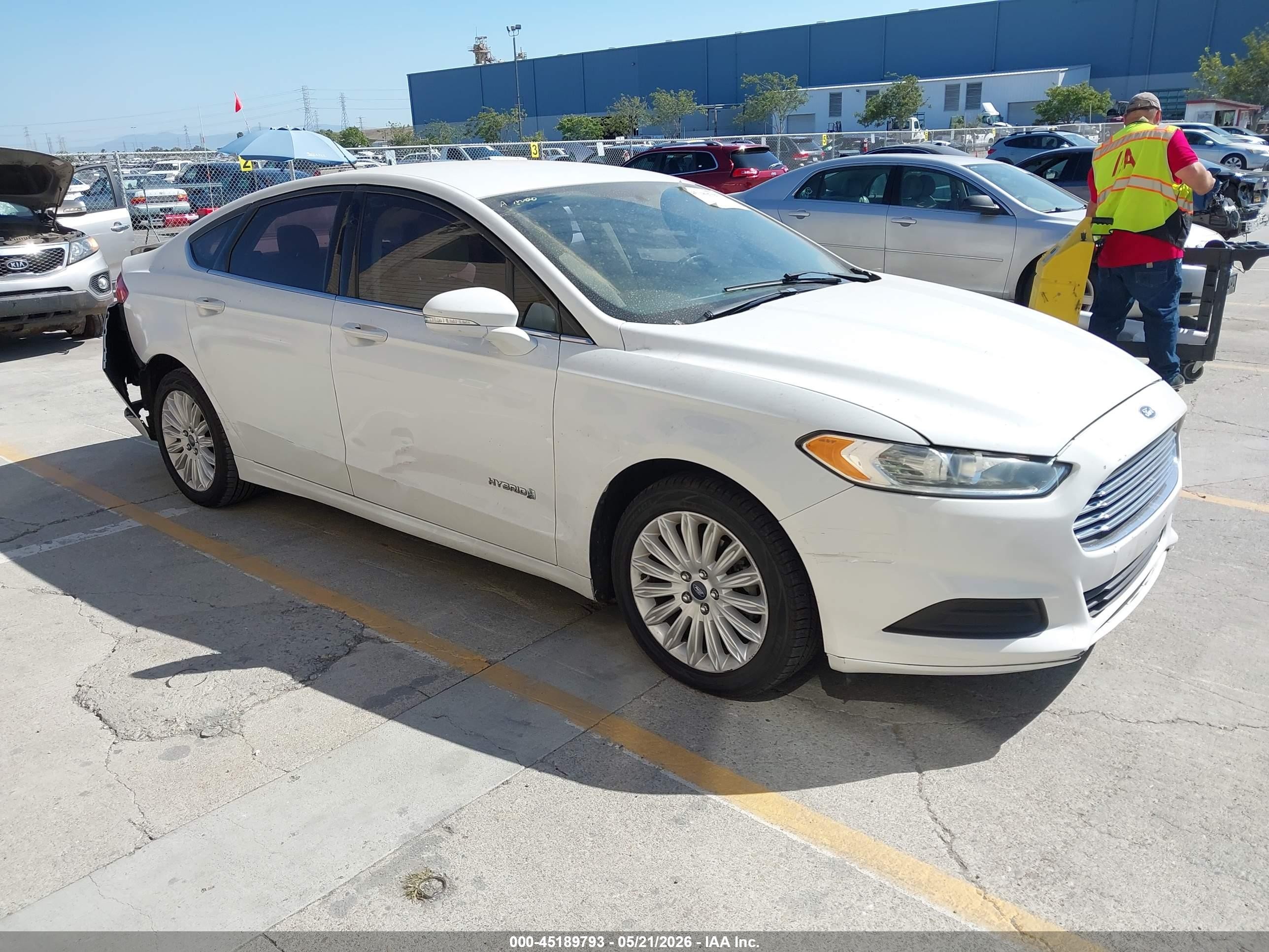 2014 Ford Fusion Hybrid Se White vin: 3FA6P0LU1ER319621