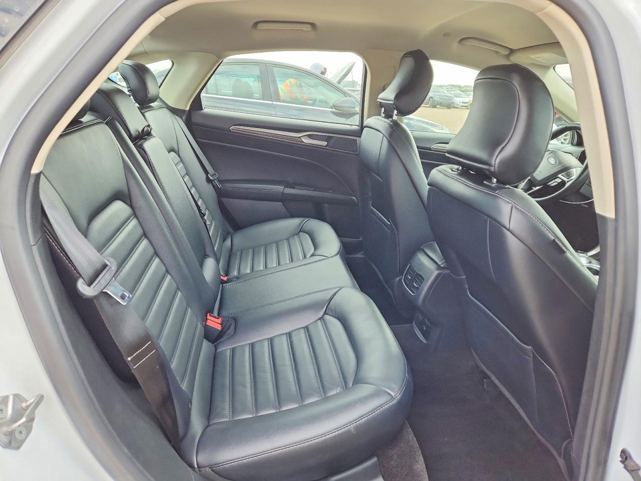 2018 Ford Fusion Se Hybrid White vin: 3FA6P0LU1JR172081