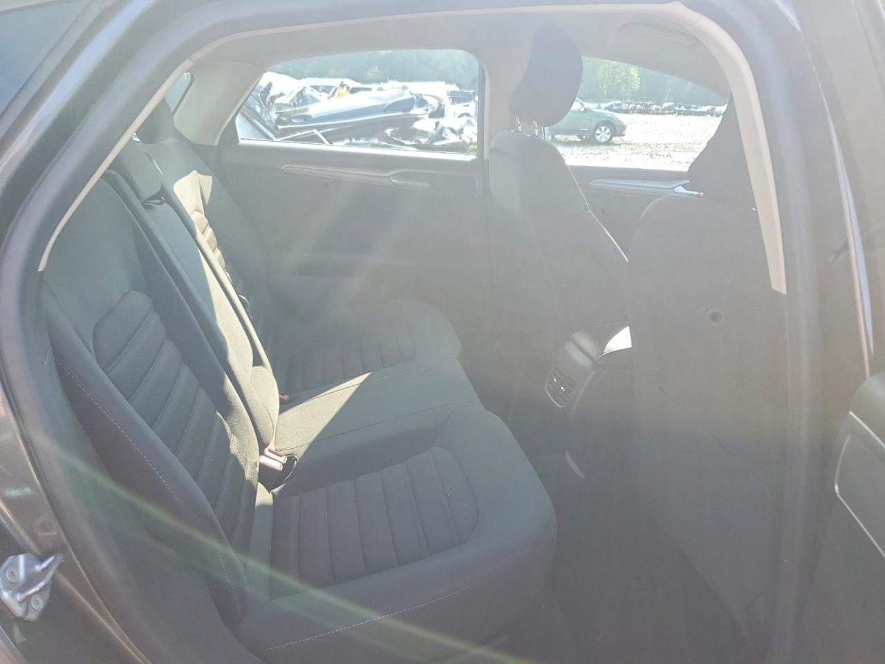 2019 Ford Fusion Se Gray vin: 3FA6P0LU1KR146162