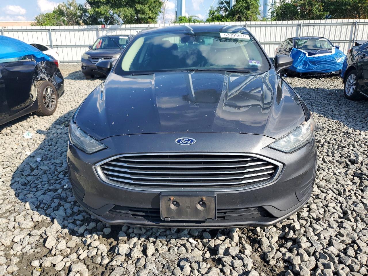 2019 Ford Fusion Se Gray vin: 3FA6P0LU1KR146162