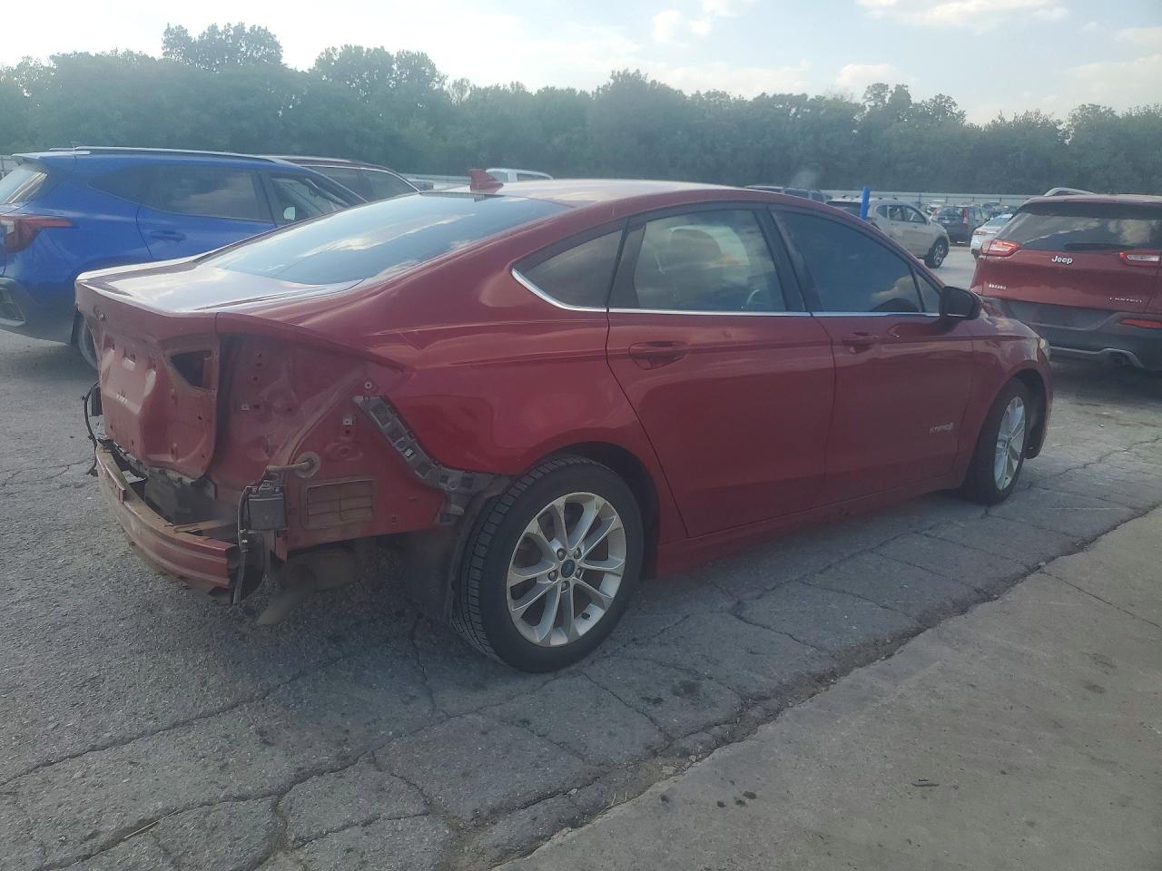 2019 Ford Fusion Se Красный vin: 3FA6P0LU1KR263028