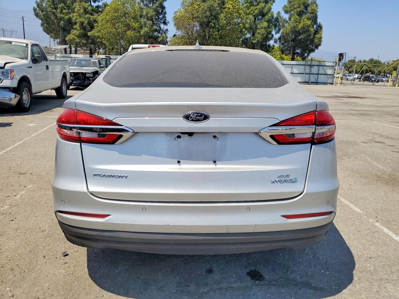 2019 Ford Fusion Se Silver vin: 3FA6P0LU1KR268908