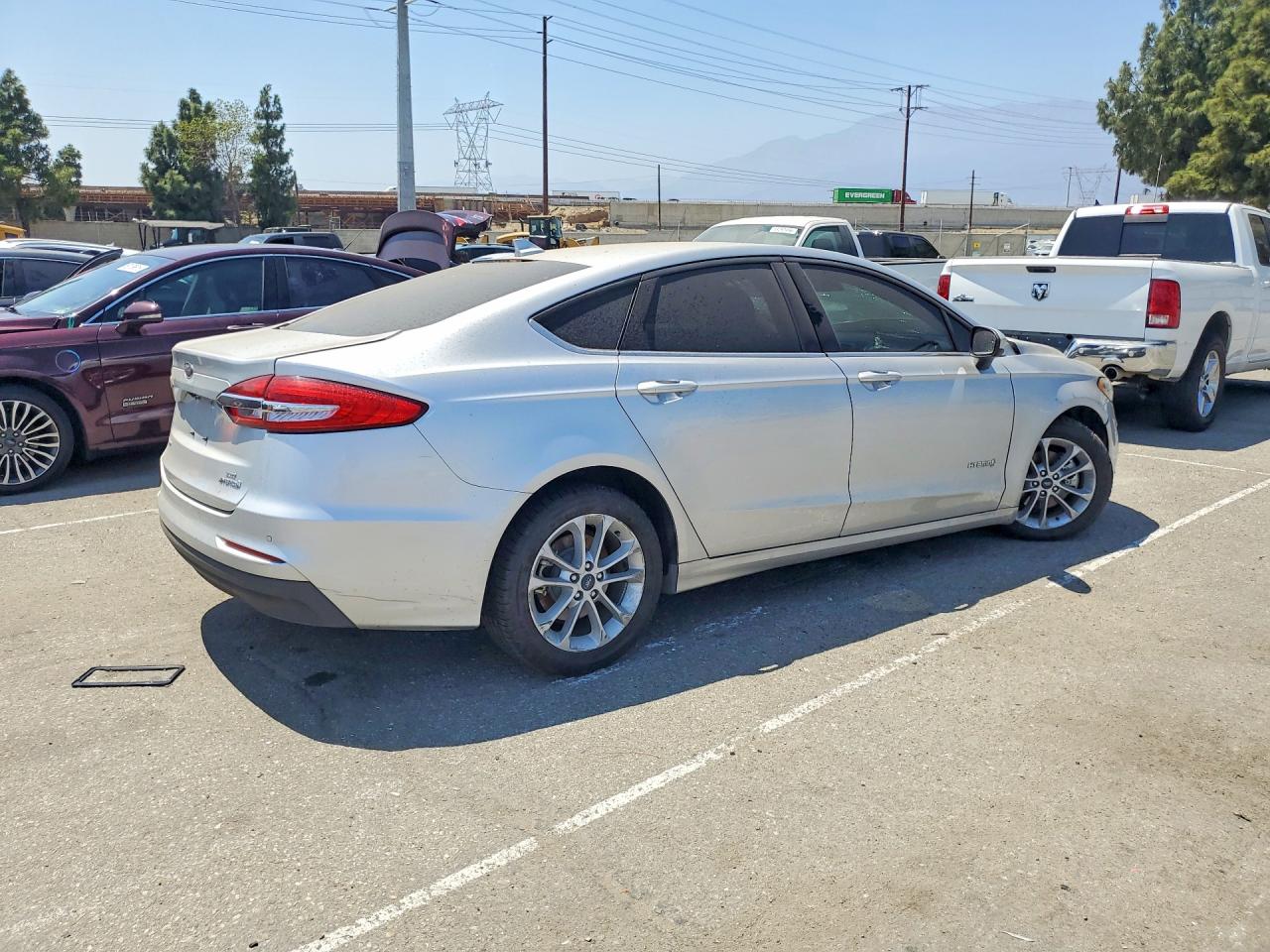 2019 Ford Fusion Se Silver vin: 3FA6P0LU1KR268908