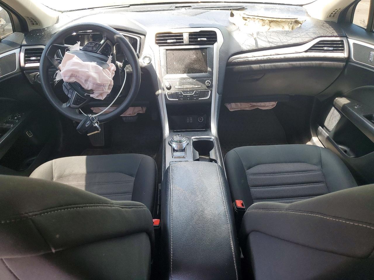 2019 Ford Fusion Se Silver vin: 3FA6P0LU1KR268908
