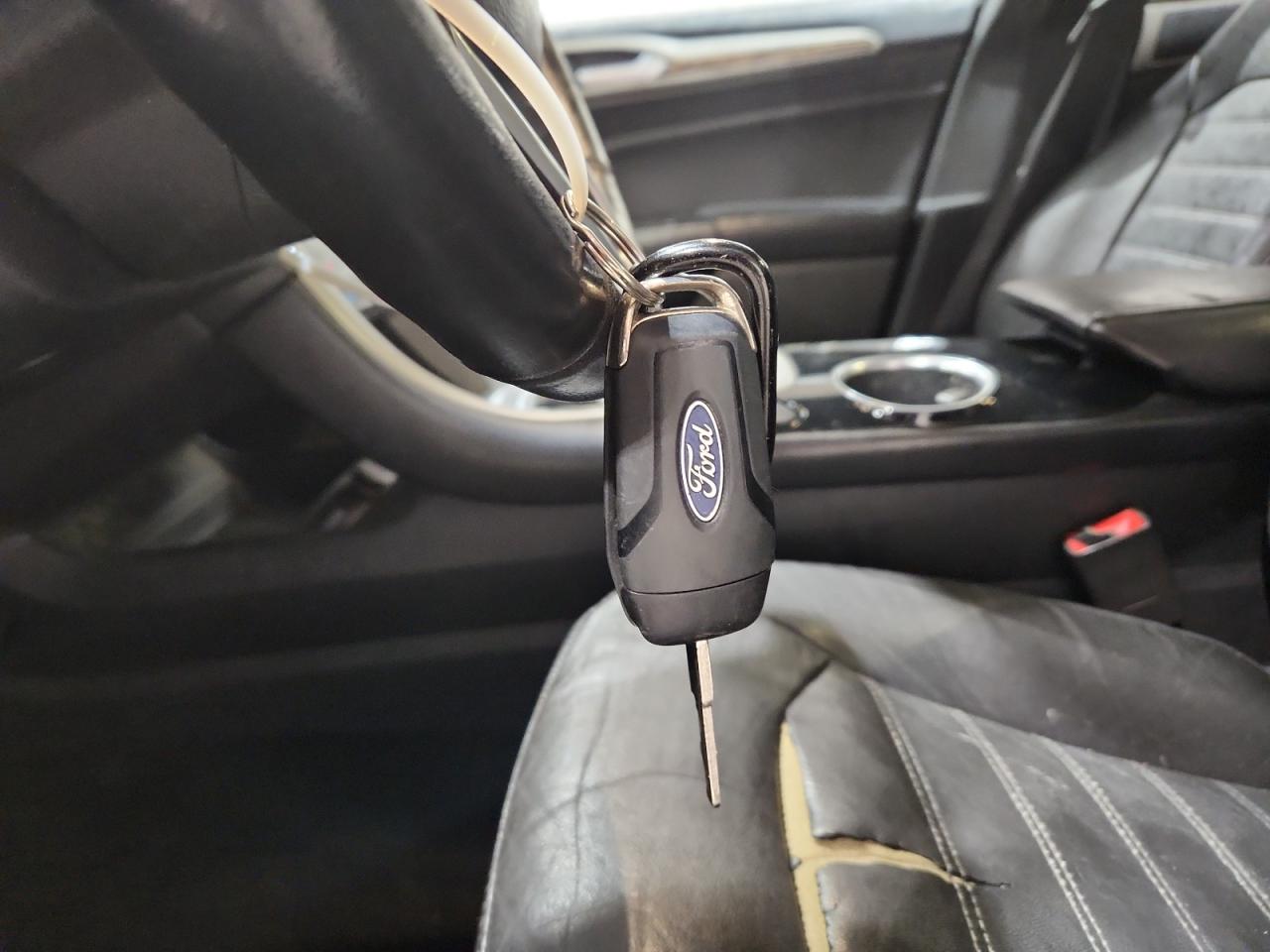 2013 Ford Fusion Se Hybrid Gray vin: 3FA6P0LU2DR352058 Damage: Left Front Seat Cushion, Cut, 8 To 9 Inches