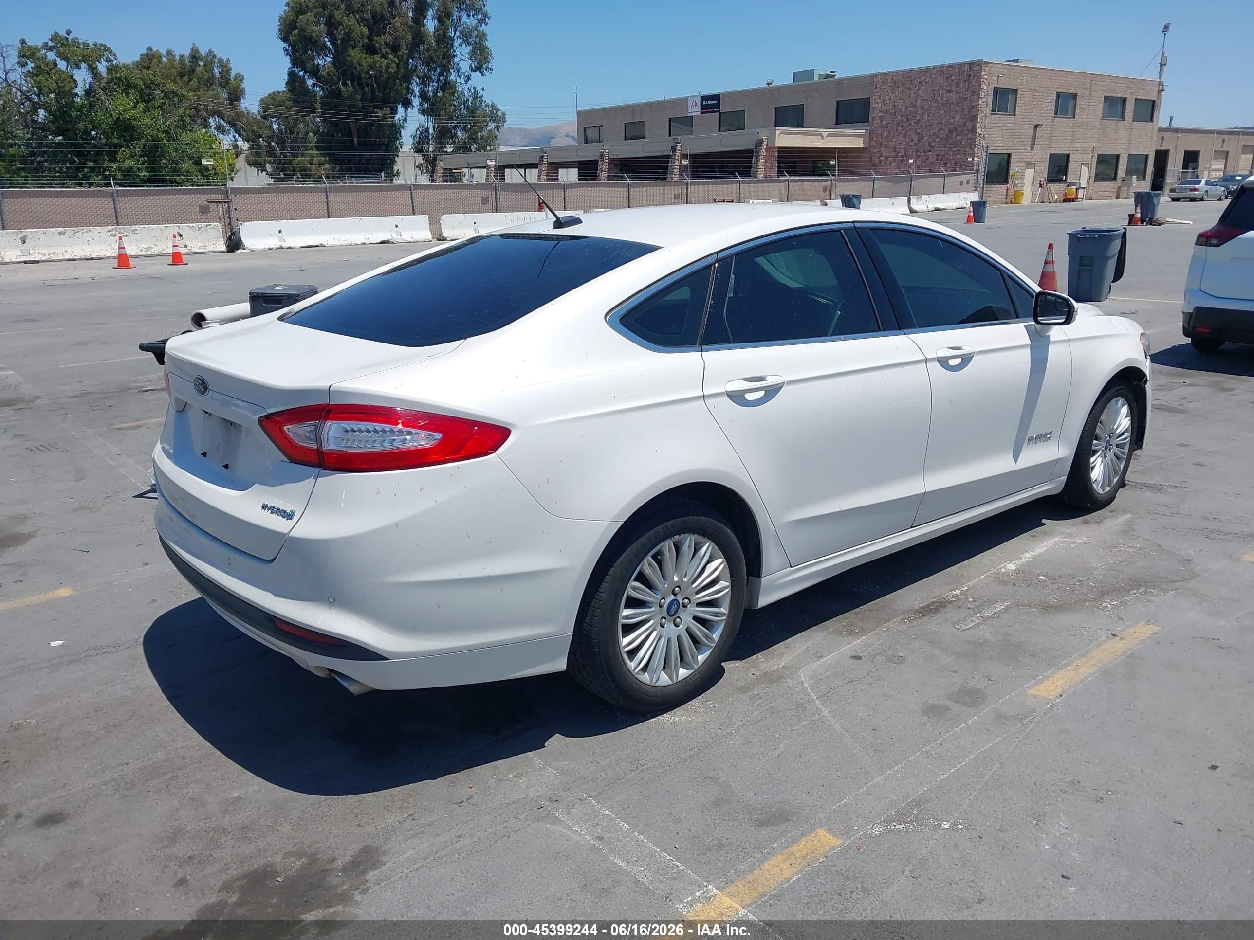 2013 Ford Fusion Hybrid Se White vin: 3FA6P0LU2DR371497