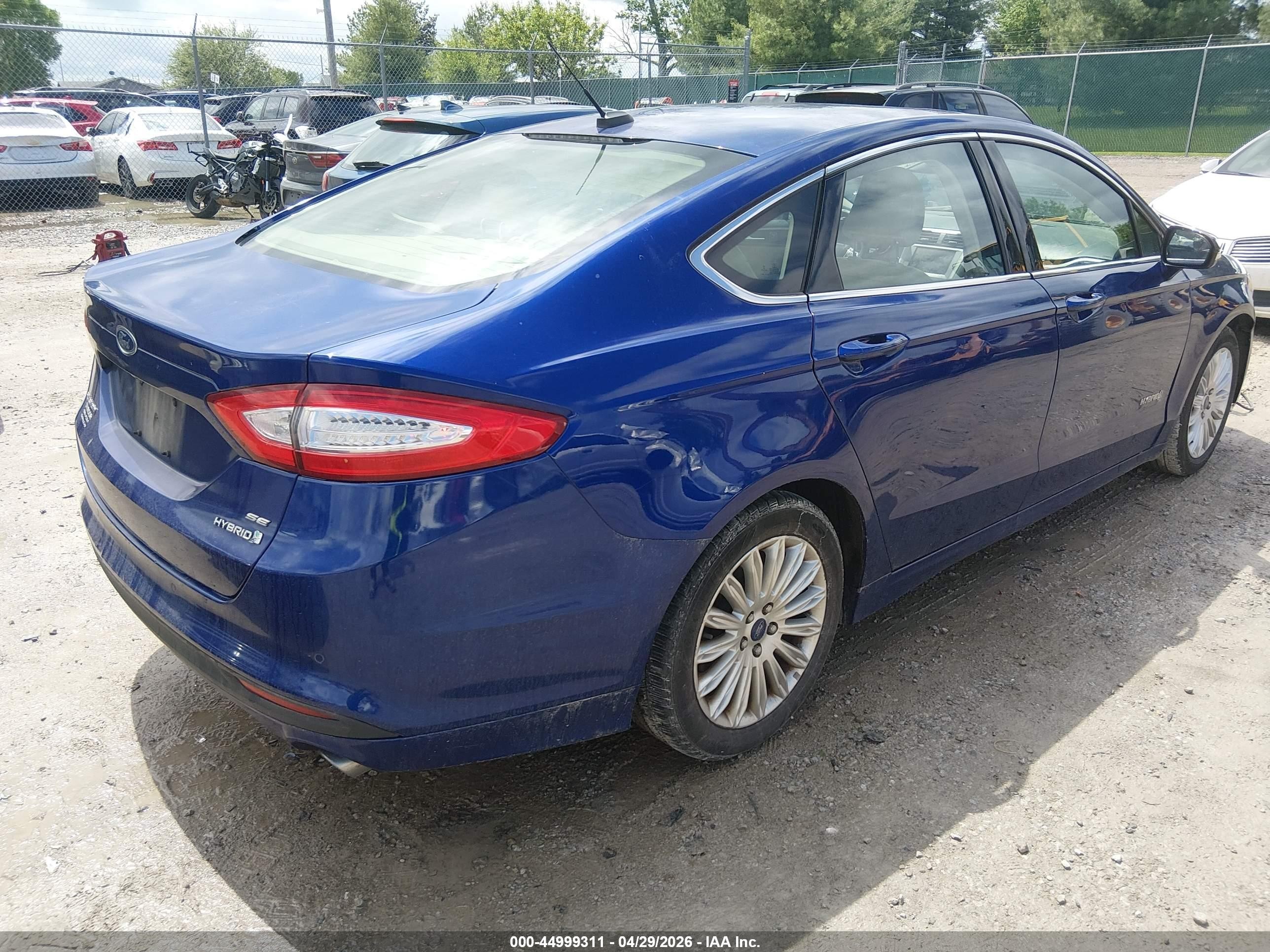 2015 Ford Fusion Hybrid Se Синий vin: 3FA6P0LU2FR172744