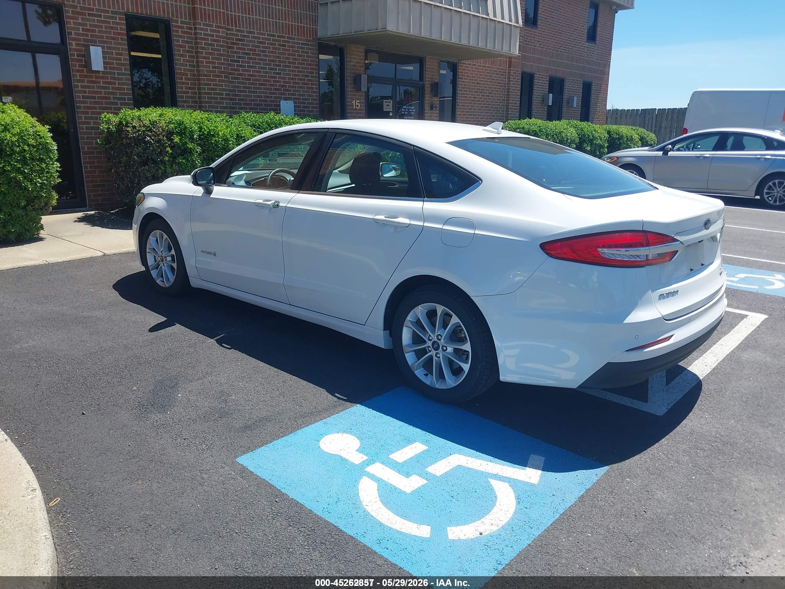2019 Ford Fusion Hybrid Se White vin: 3FA6P0LU2KR107547