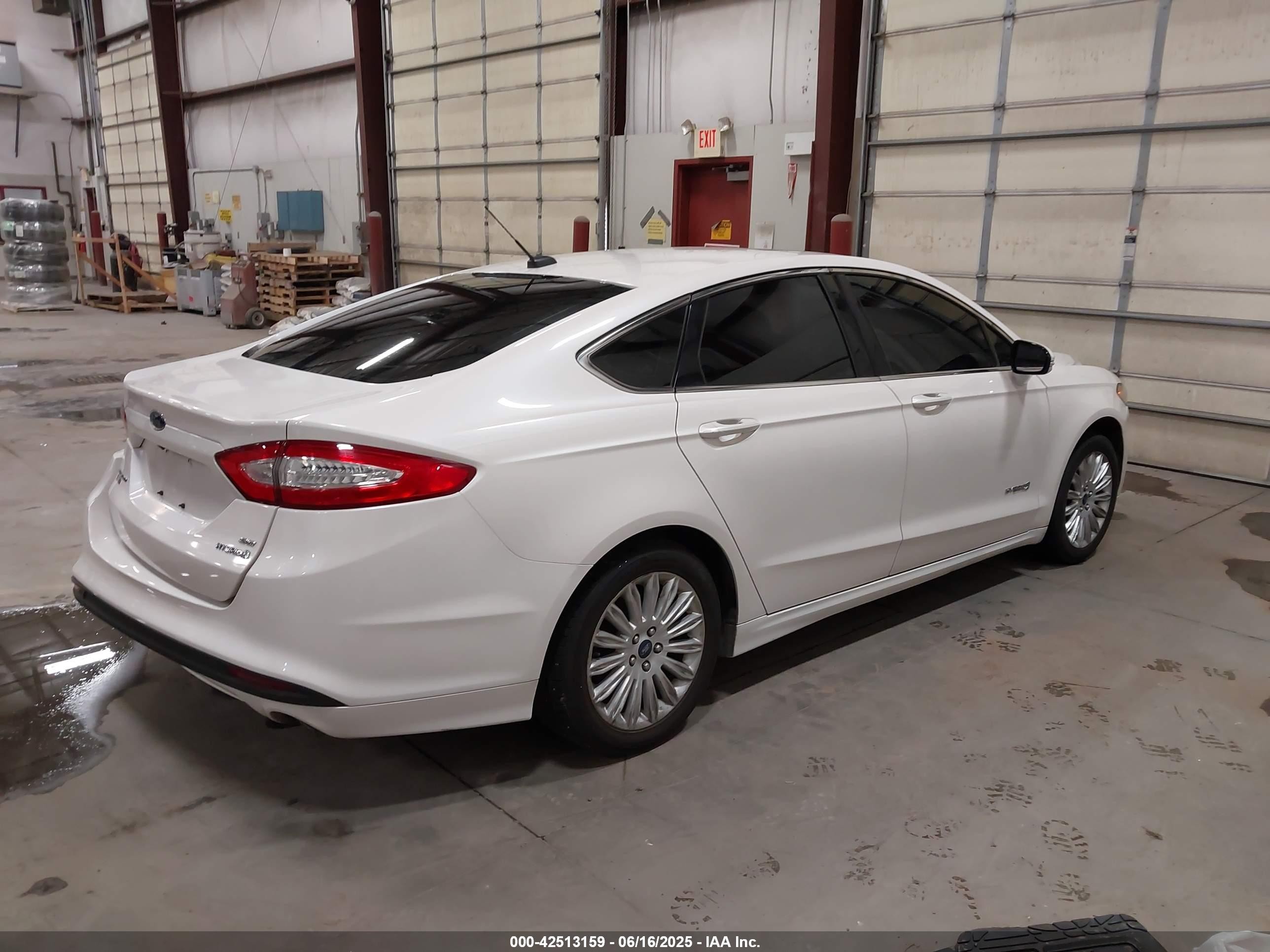 2013 Ford Fusion Hybrid Se White vin: 3FA6P0LU3DR150362