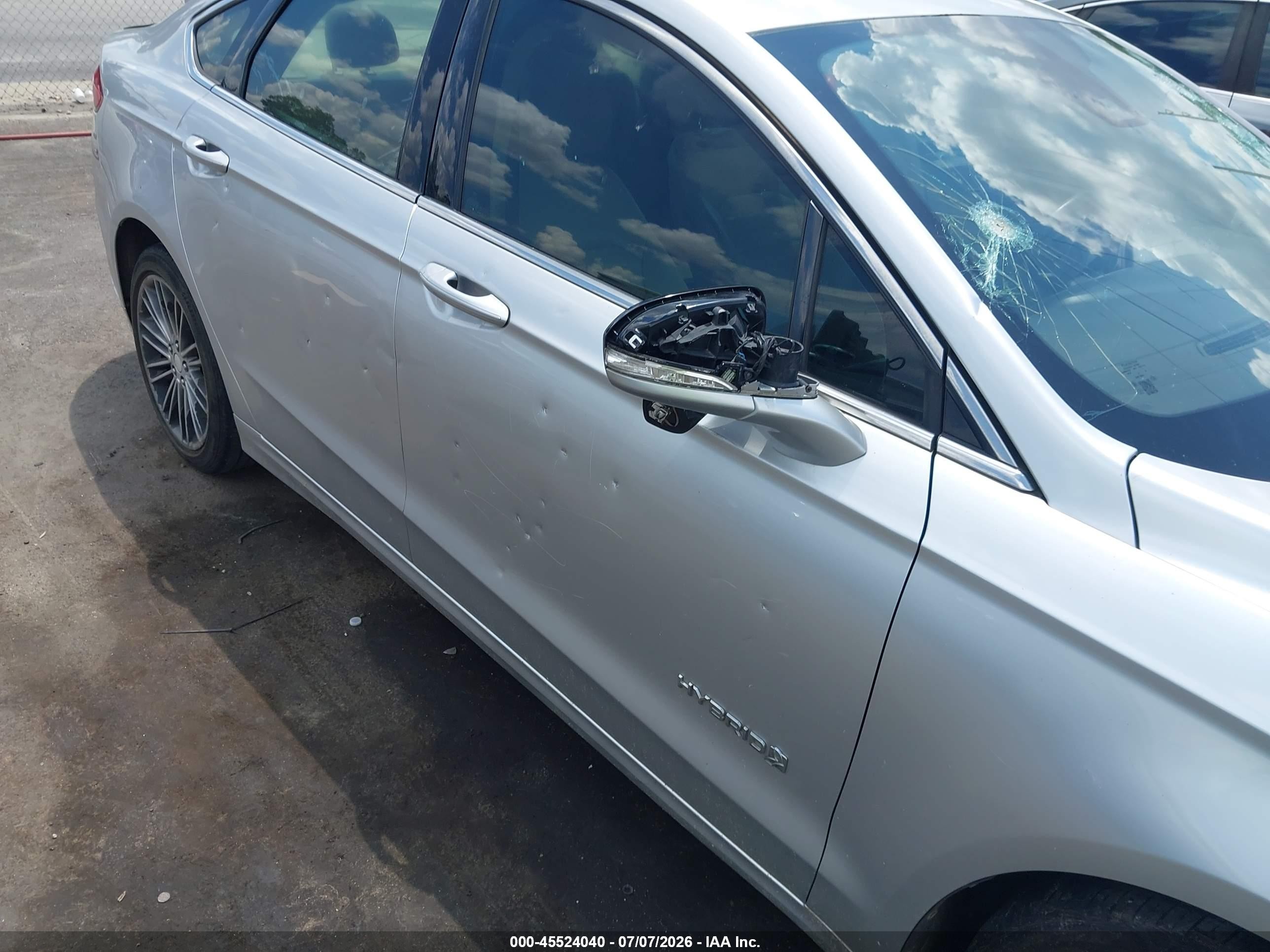 2013 Ford Fusion Hybrid Se Серебряный vin: 3FA6P0LU3DR153147