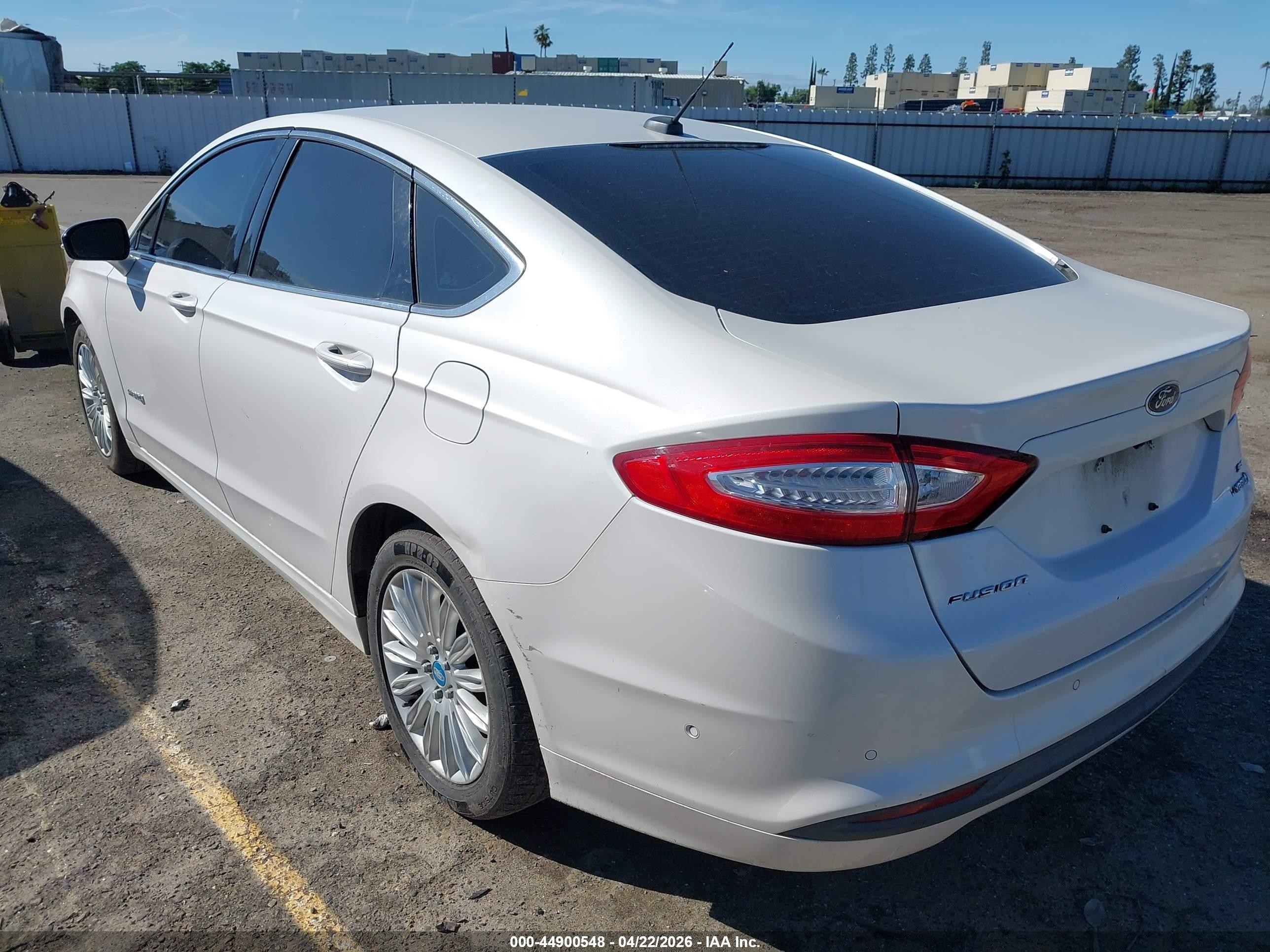 2013 Ford Fusion Hybrid Se White vin: 3FA6P0LU3DR157411