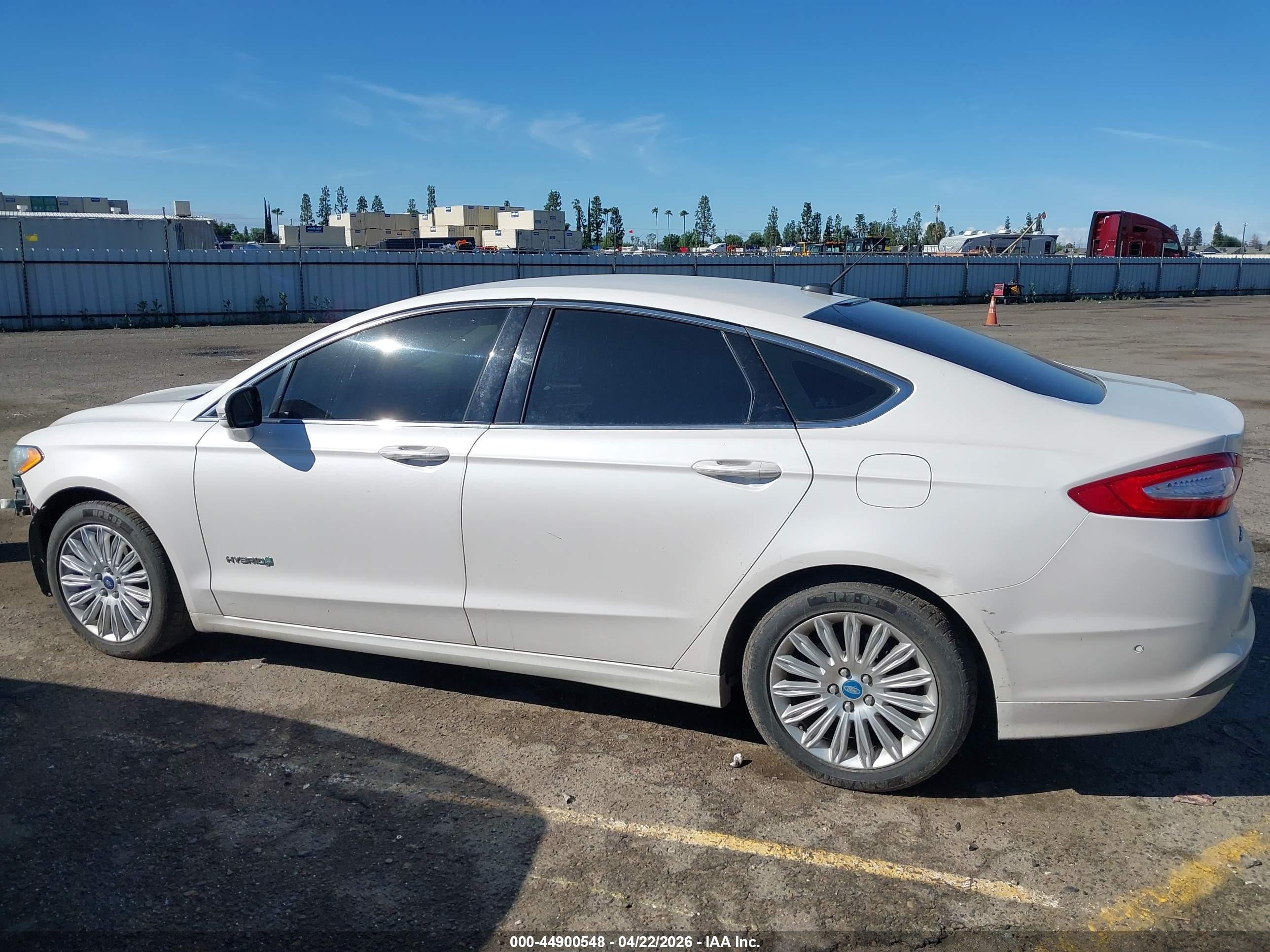 2013 Ford Fusion Hybrid Se White vin: 3FA6P0LU3DR157411