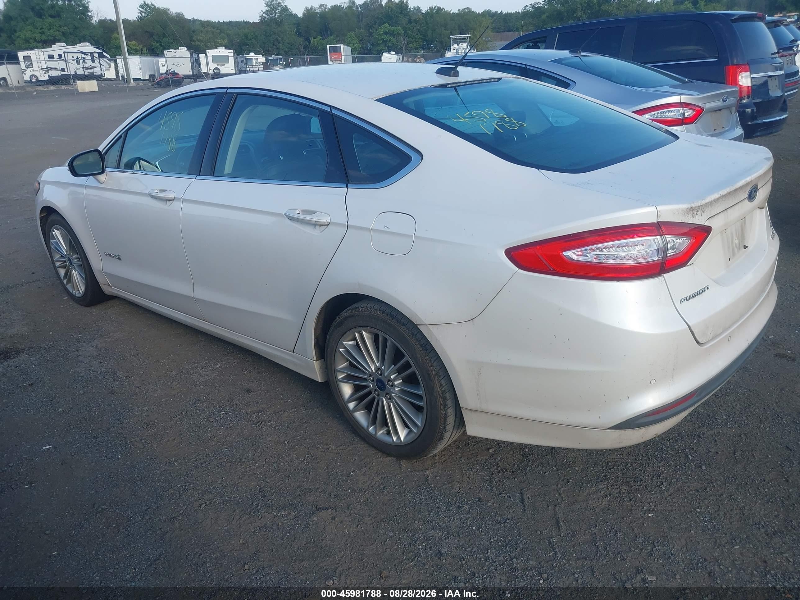 2013 Ford Fusion Hybrid Se Белый vin: 3FA6P0LU3DR225464