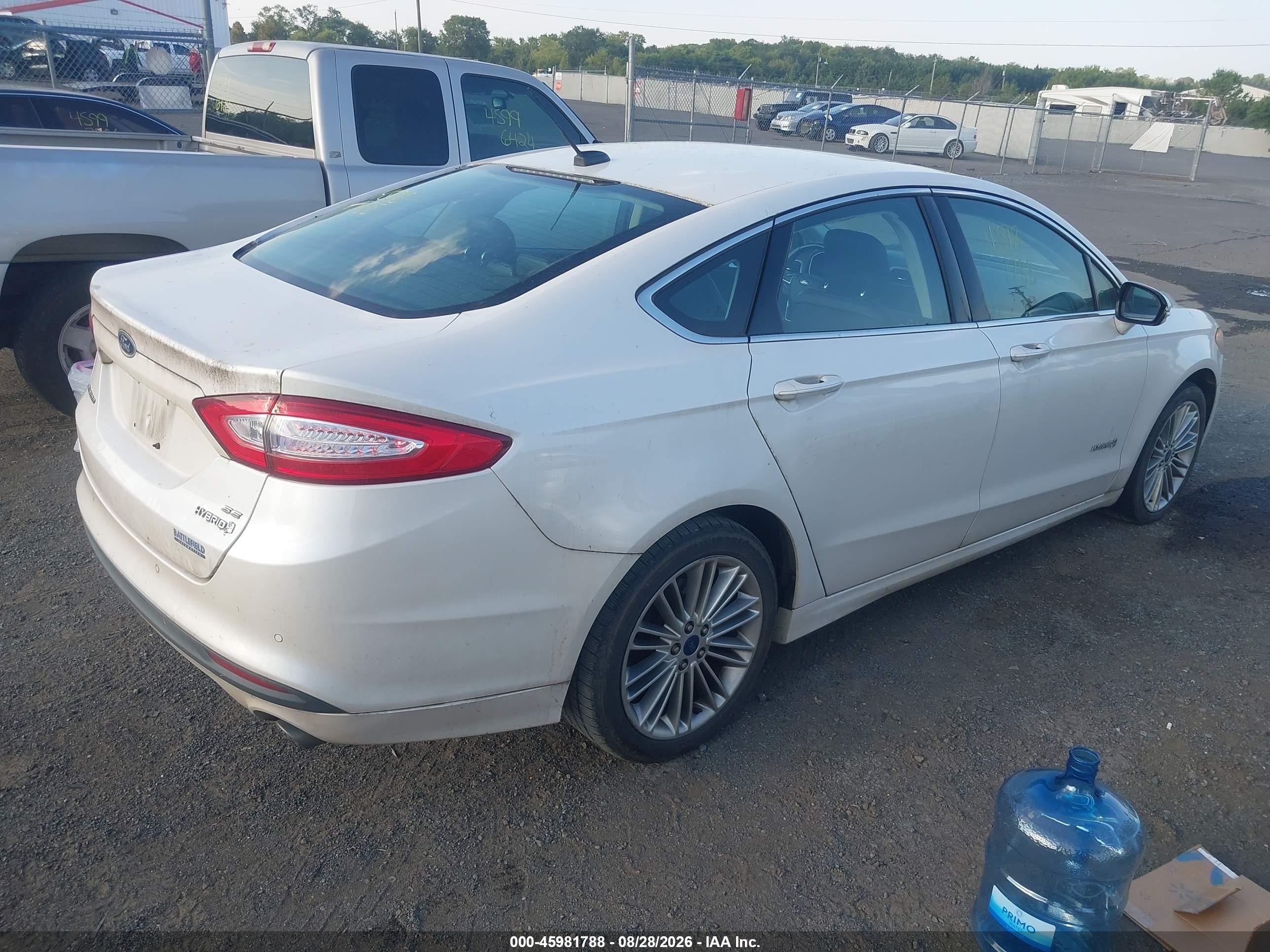 2013 Ford Fusion Hybrid Se Белый vin: 3FA6P0LU3DR225464