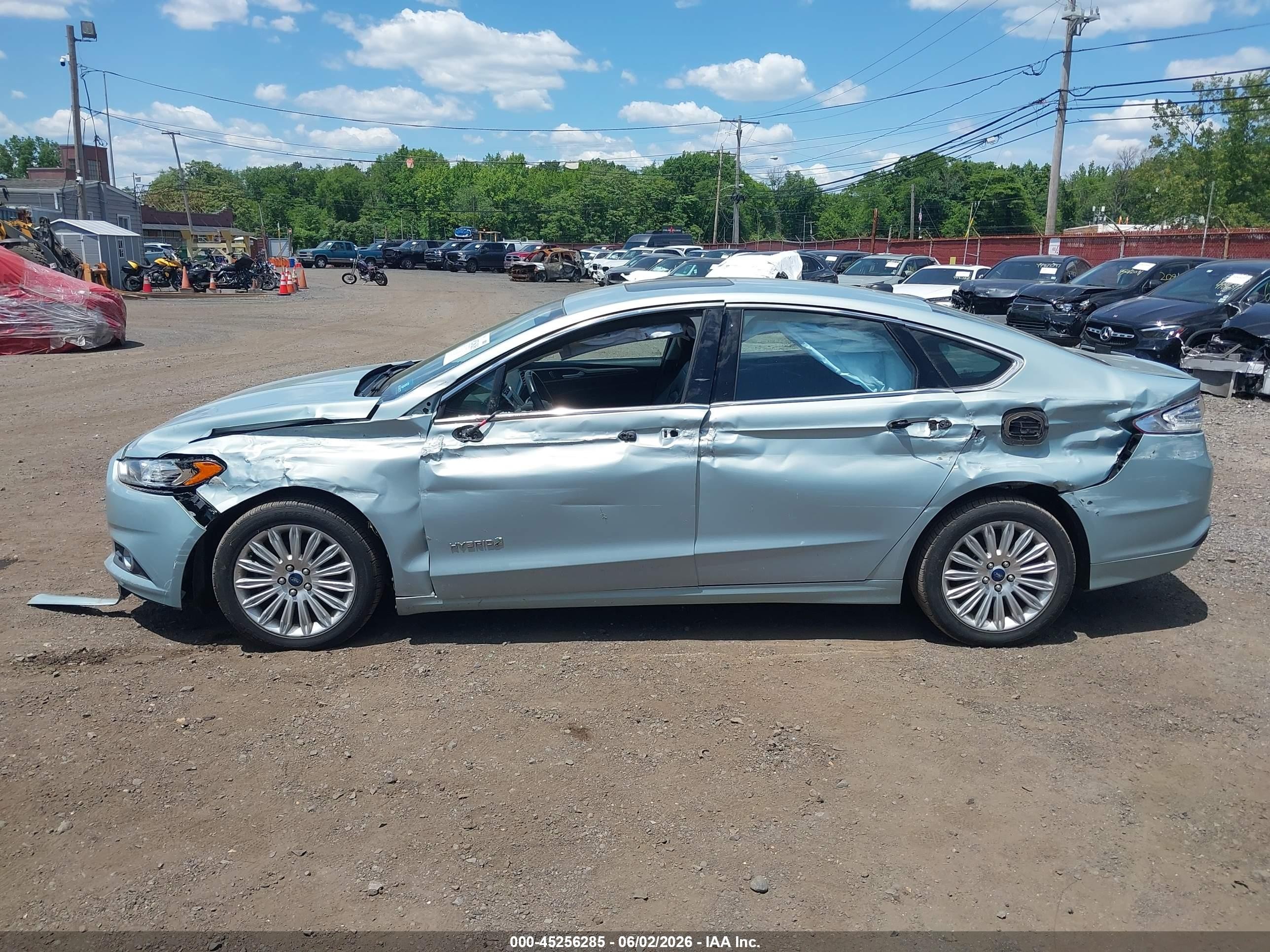 2013 Ford Fusion Hybrid Se Light Blue vin: 3FA6P0LU3DR288581