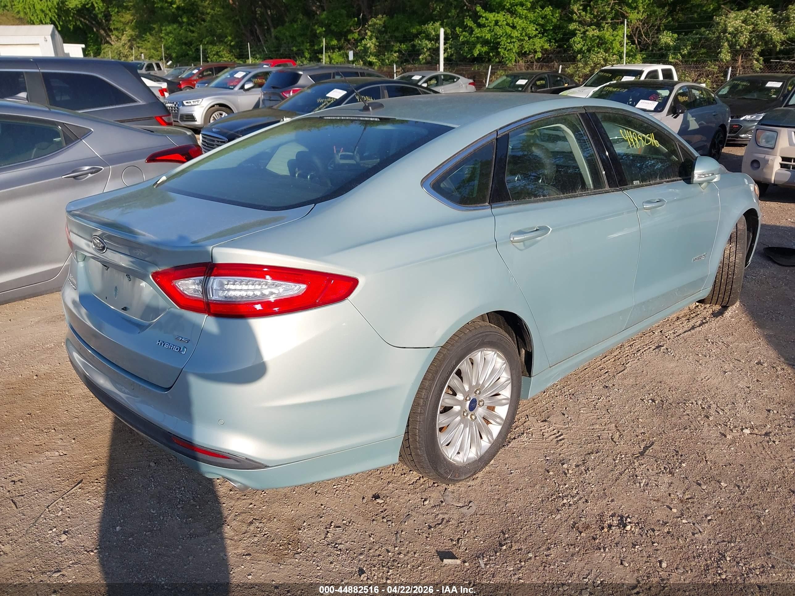 2013 Ford Fusion Hybrid Se Серебряный vin: 3FA6P0LU3DR320882