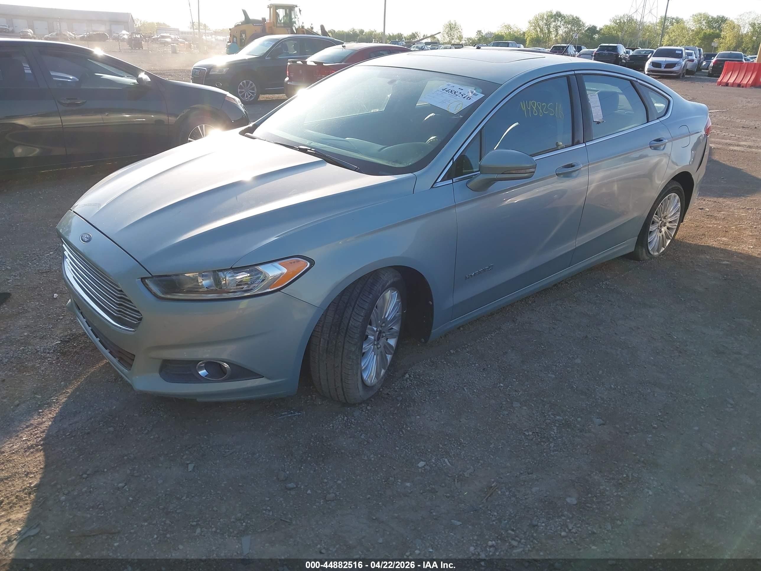 2013 Ford Fusion Hybrid Se Серебряный vin: 3FA6P0LU3DR320882
