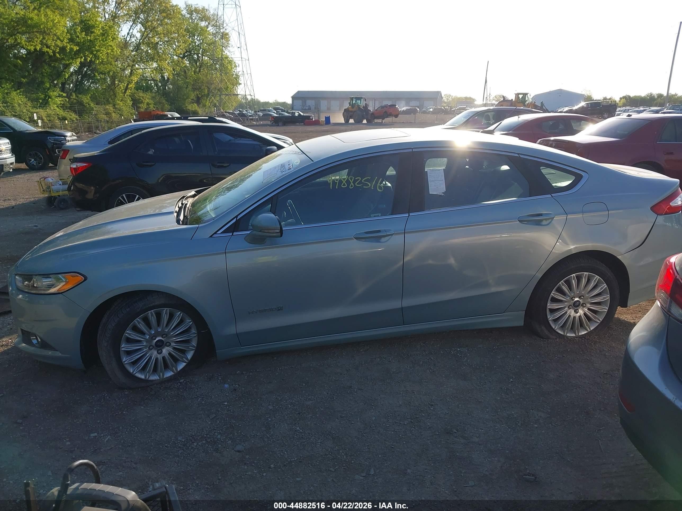2013 Ford Fusion Hybrid Se Серебряный vin: 3FA6P0LU3DR320882