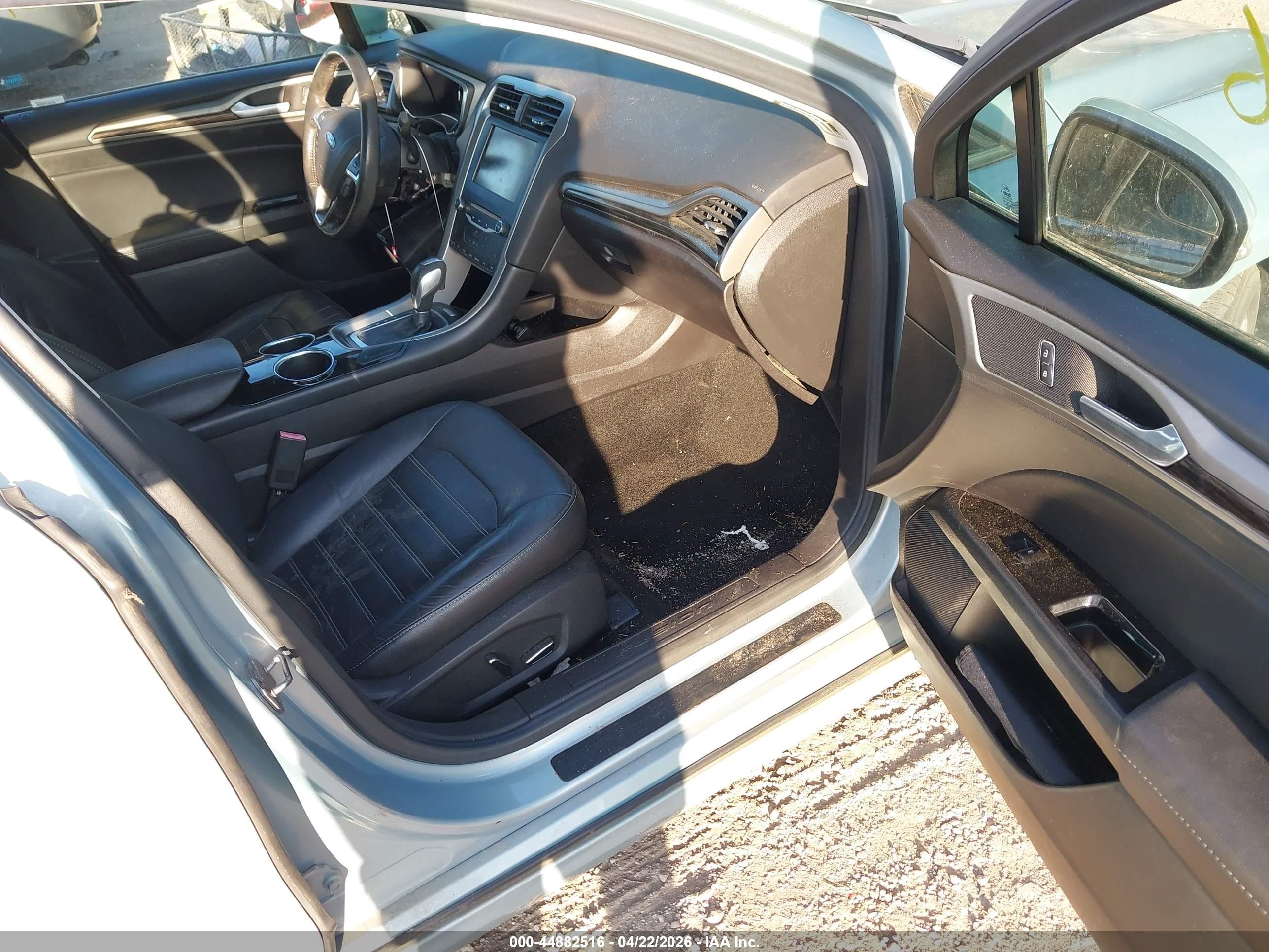 2013 Ford Fusion Hybrid Se Серебряный vin: 3FA6P0LU3DR320882