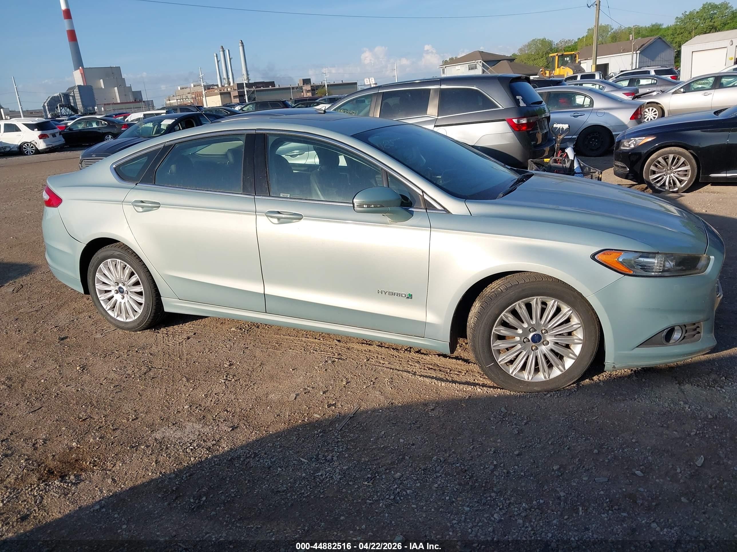 2013 Ford Fusion Hybrid Se Серебряный vin: 3FA6P0LU3DR320882