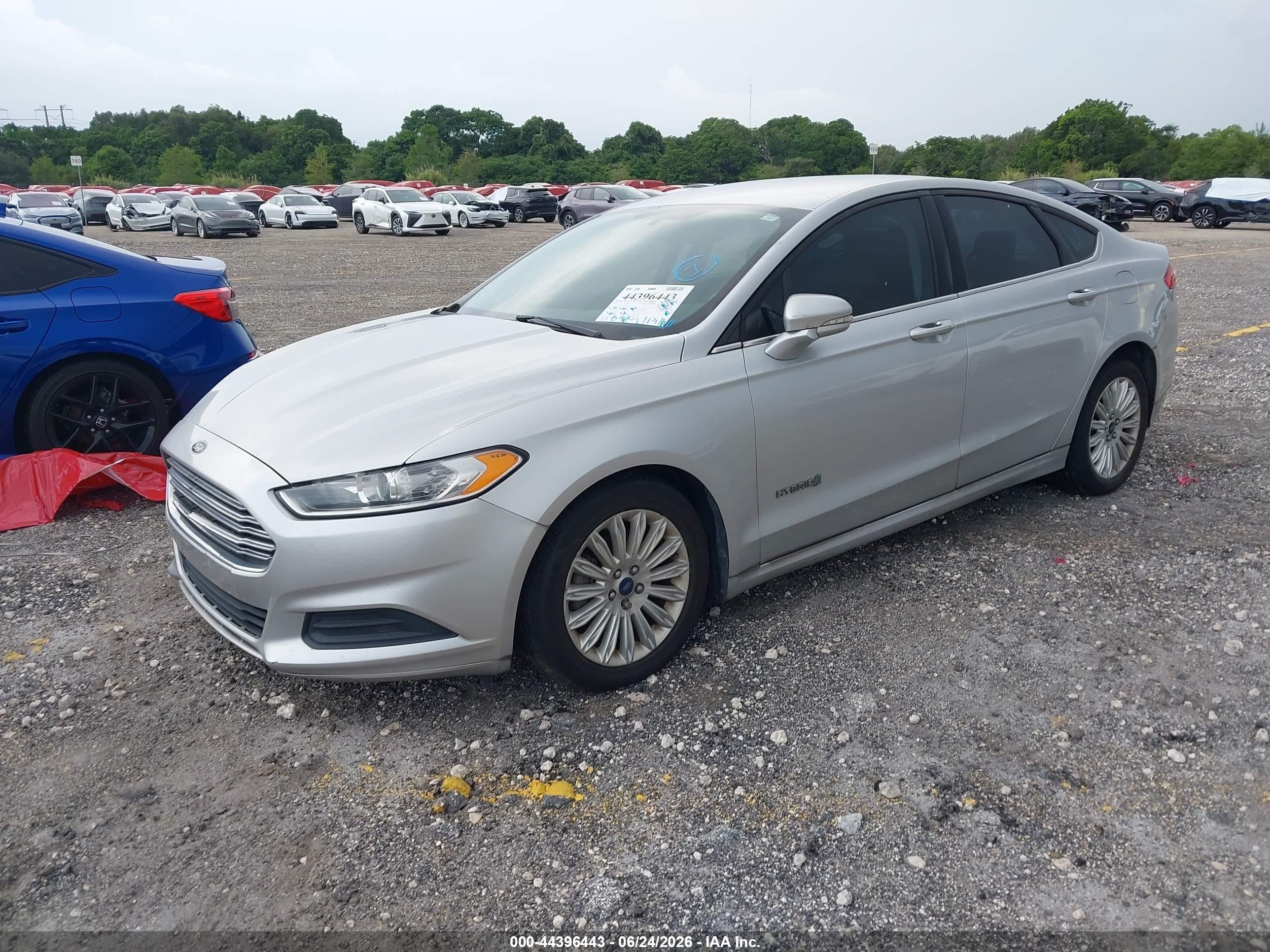 2015 Ford Fusion Hybrid Se Серебряный vin: 3FA6P0LU3FR288714