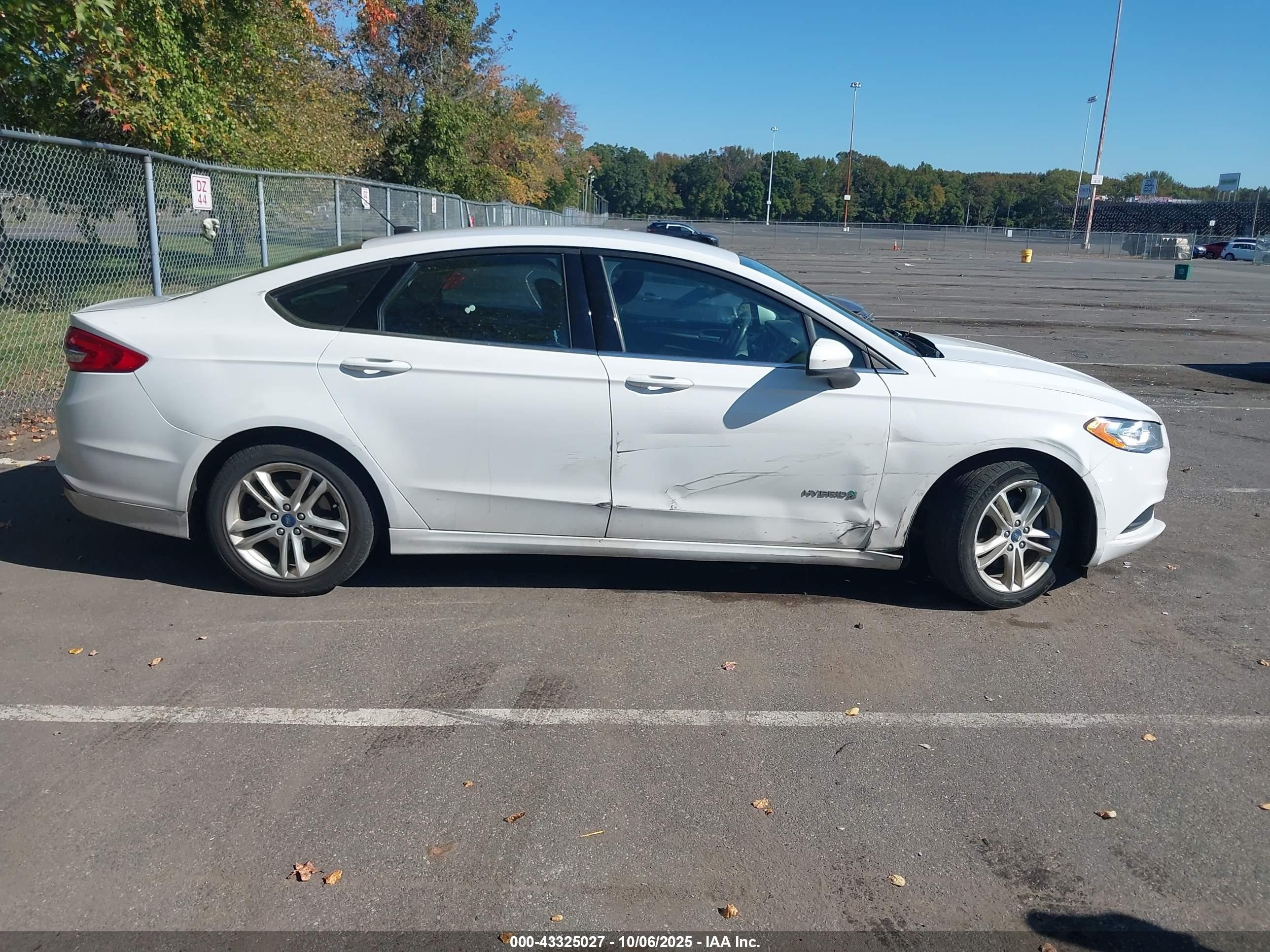 2018 Ford Fusion Hybrid Se White vin: 3FA6P0LU3JR188055