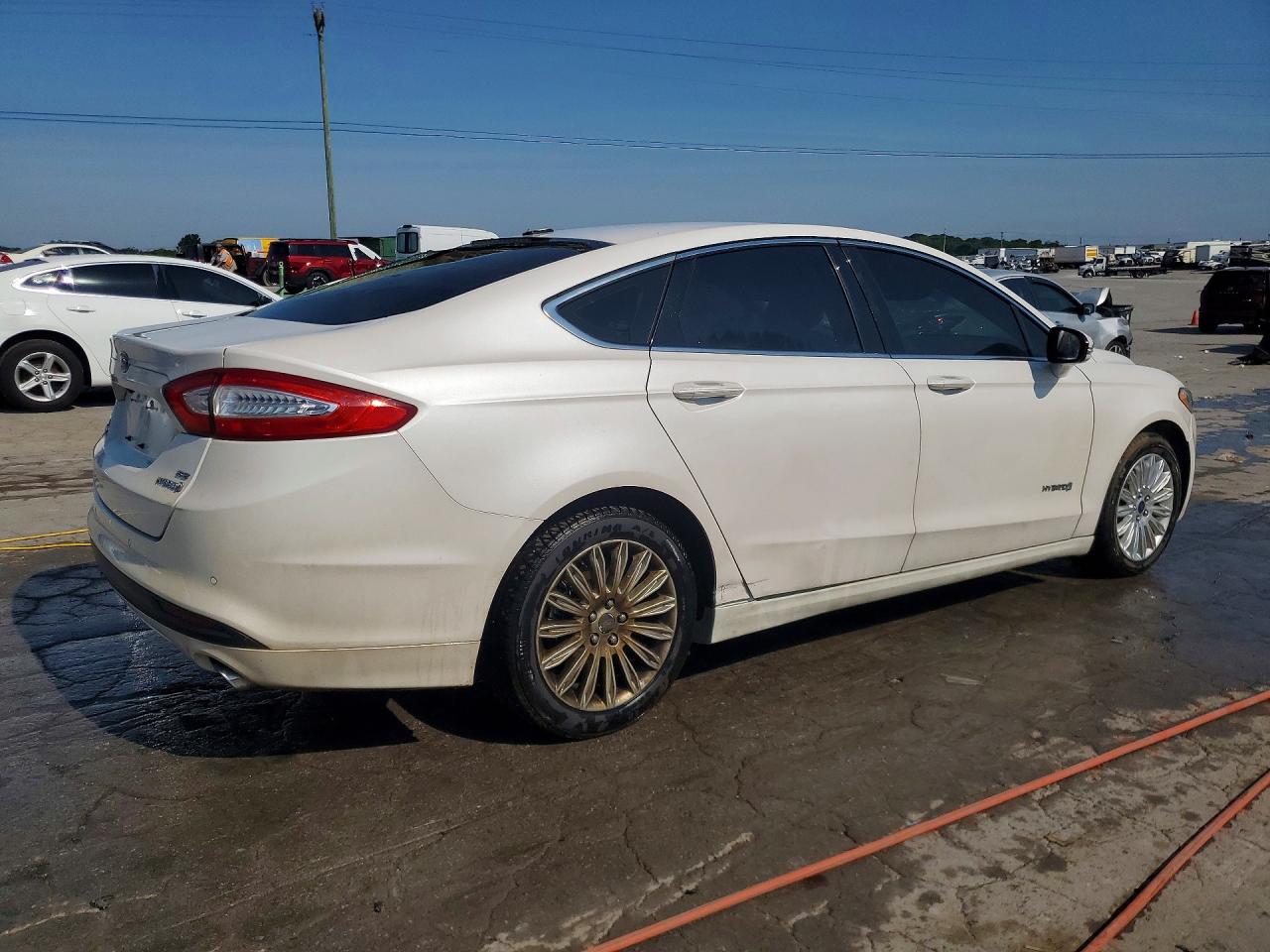 2013 Ford Fusion Se Hybrid White vin: 3FA6P0LU4DR246761