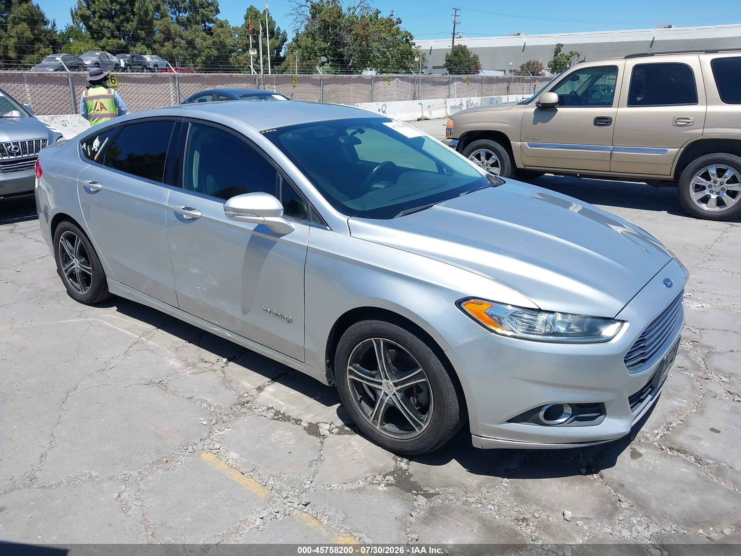 2015 Ford Fusion Hybrid Se Серебряный vin: 3FA6P0LU4FR147022