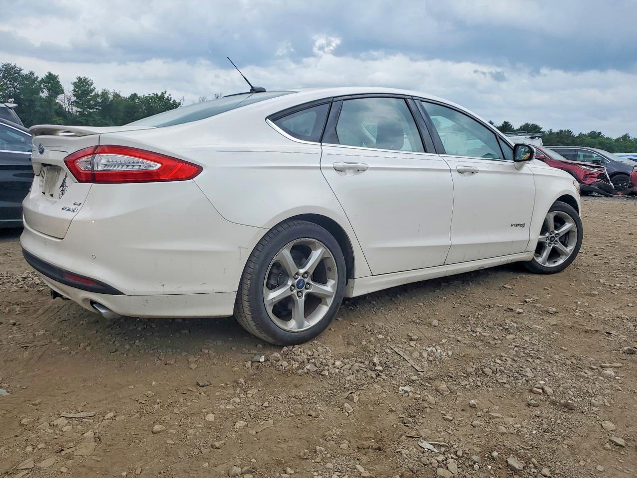 2013 Ford Fusion Se Hybrid White vin: 3FA6P0LU5DR197635