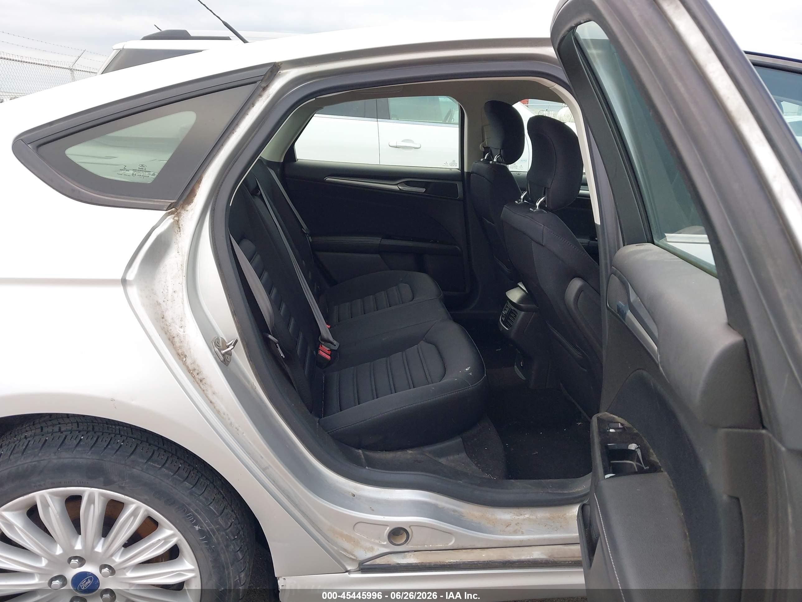 2013 Ford Fusion Hybrid Se Серебряный vin: 3FA6P0LU5DR283138