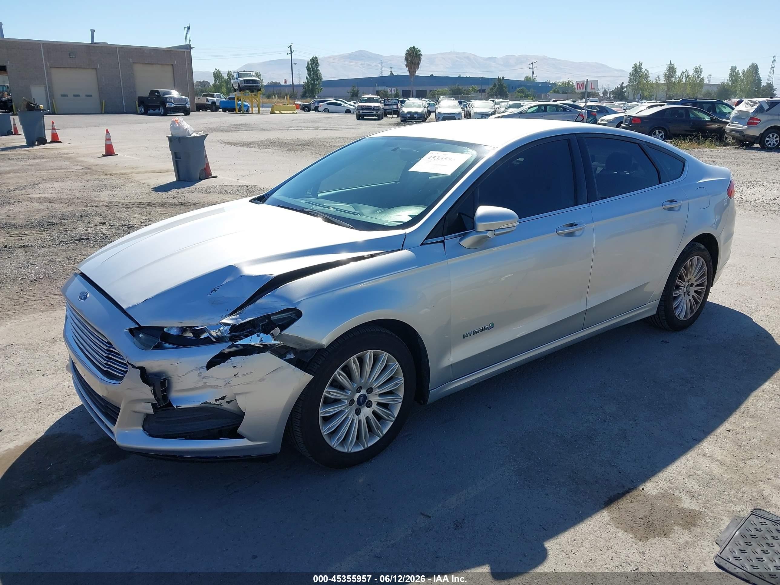 2013 Ford Fusion Hybrid Se Серебряный vin: 3FA6P0LU5DR382672
