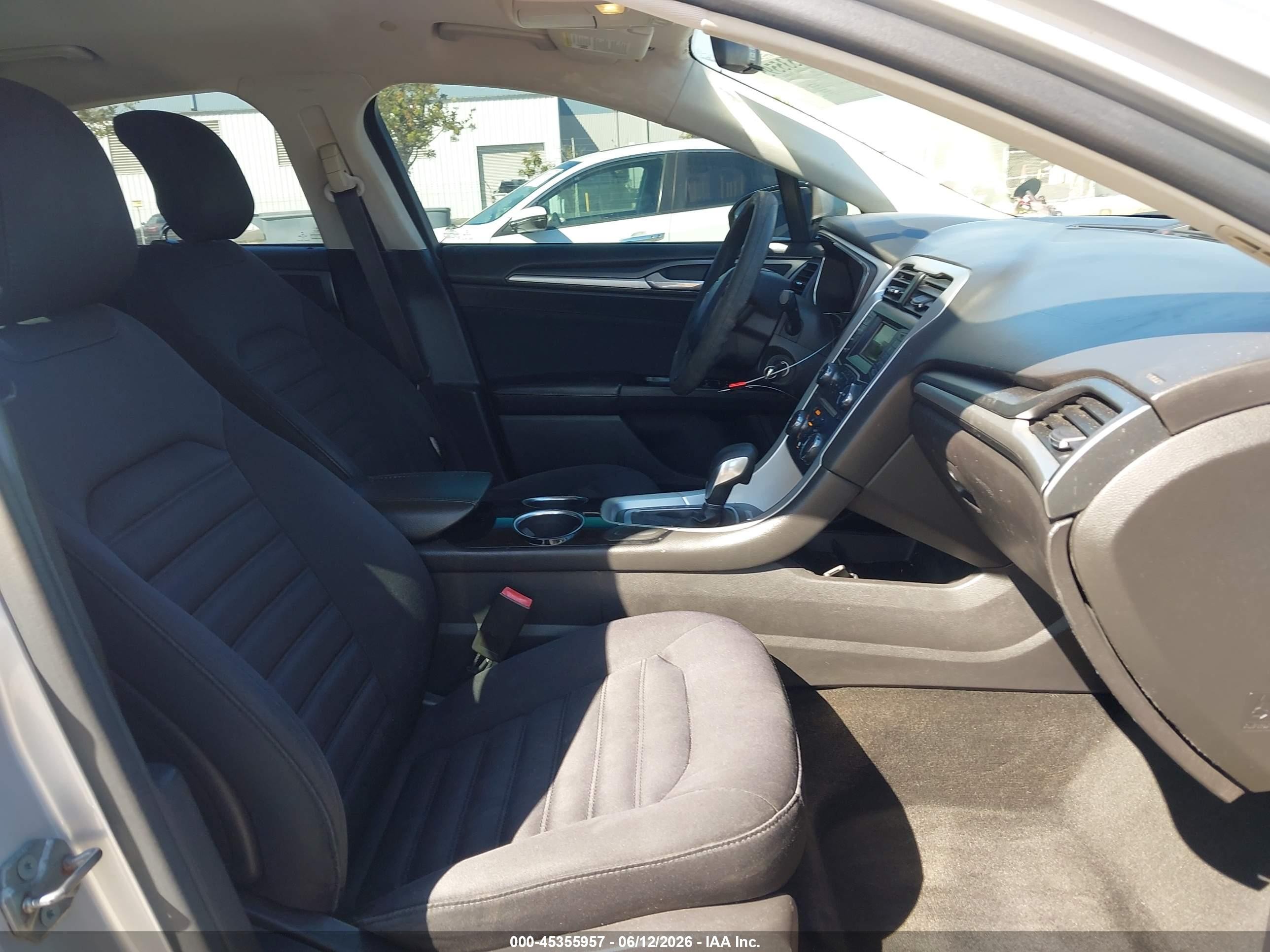 2013 Ford Fusion Hybrid Se Серебряный vin: 3FA6P0LU5DR382672