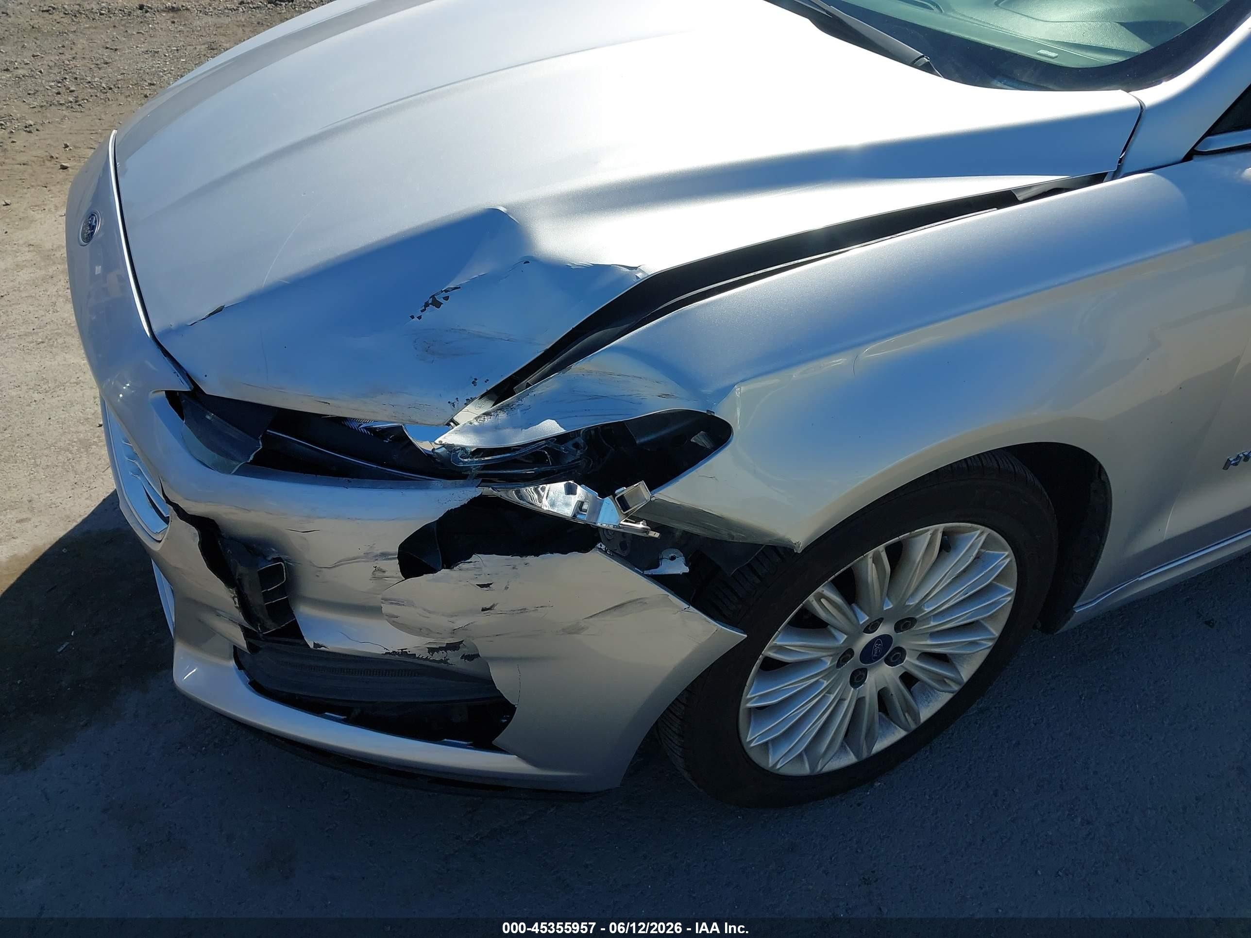 2013 Ford Fusion Hybrid Se Серебряный vin: 3FA6P0LU5DR382672