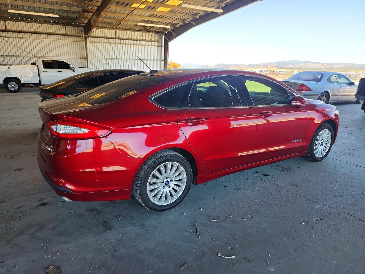 2014 Ford Fusion Se Hybrid Red vin: 3FA6P0LU5ER366957