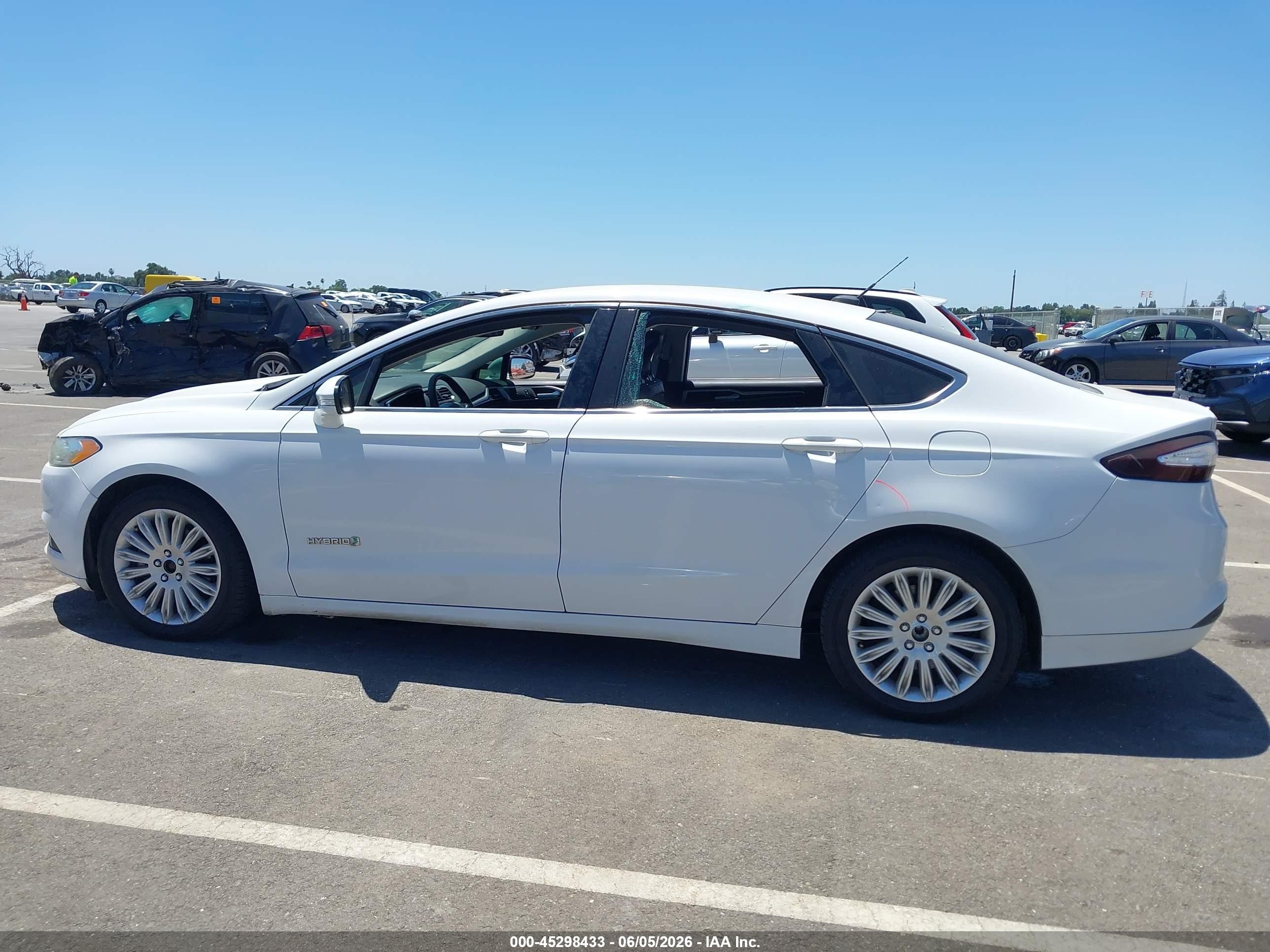 2014 Ford Fusion Hybrid Se White vin: 3FA6P0LU5ER379823