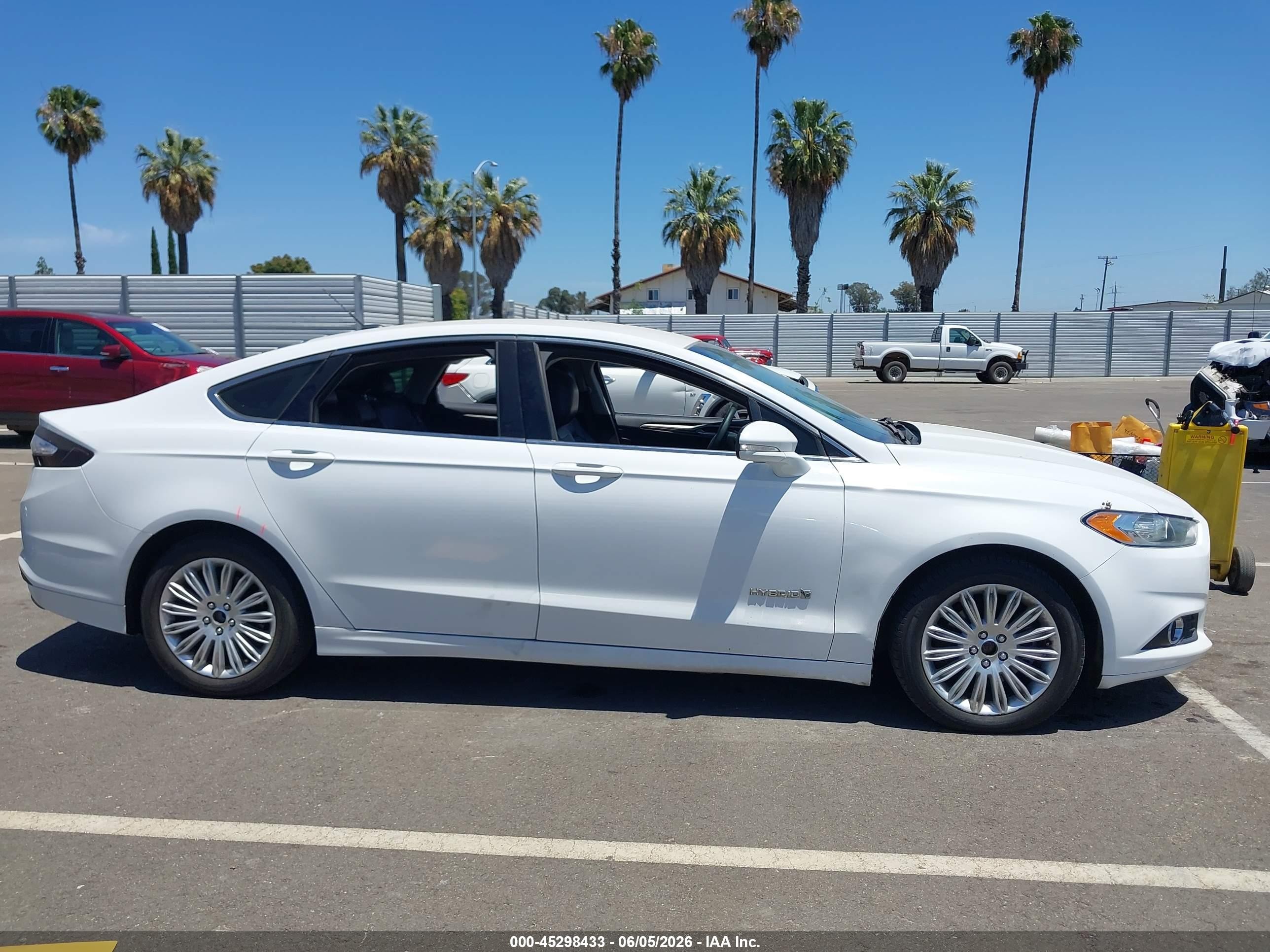 2014 Ford Fusion Hybrid Se White vin: 3FA6P0LU5ER379823
