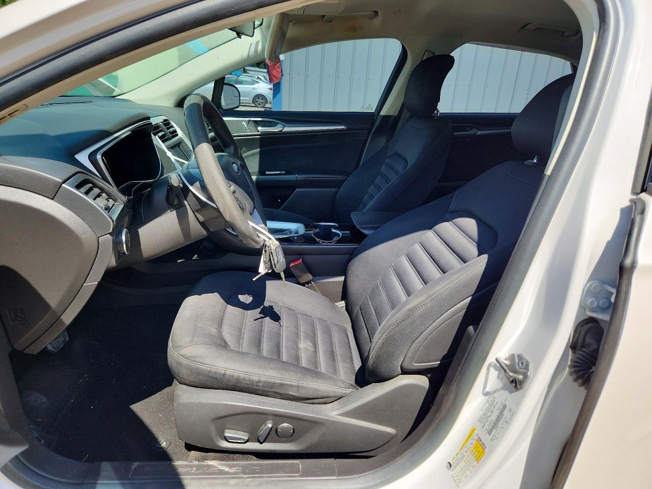 2015 Ford Fusion Se Hybrid Белый vin: 3FA6P0LU5FR106009