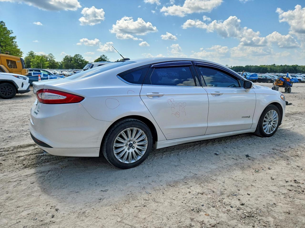 2015 Ford Fusion Se Hybrid Белый vin: 3FA6P0LU5FR106009
