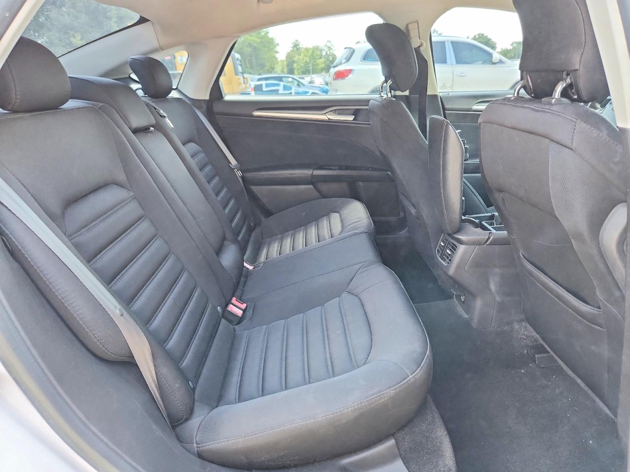2015 Ford Fusion Se Hybrid Белый vin: 3FA6P0LU5FR106009