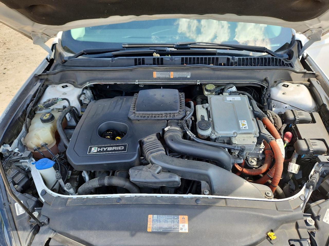 2015 Ford Fusion Se Hybrid Белый vin: 3FA6P0LU5FR106009